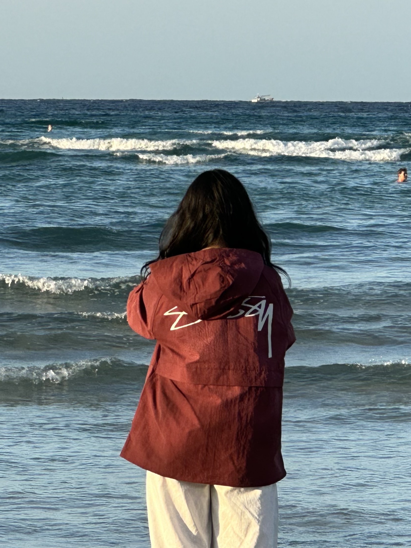 Stussy Wave Dye Beach Shell Jacket Maroon 착용 스타일 - 2
