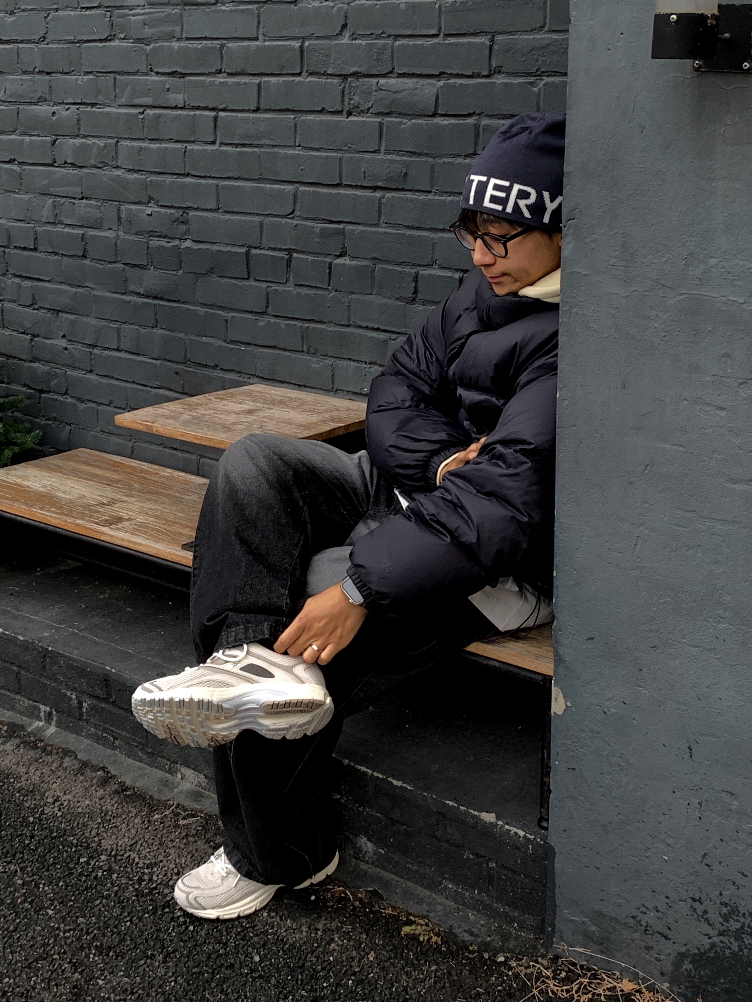 Arc'teryx Word Head Toque Black Sapphire 착용 스타일