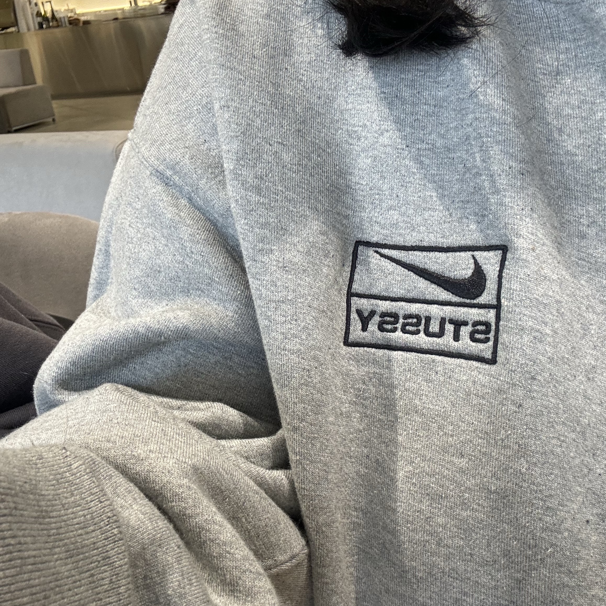 Nike x Stussy NRG Fleece Crewneck Dark Grey Heather (DO9337-063) 착용 스타일