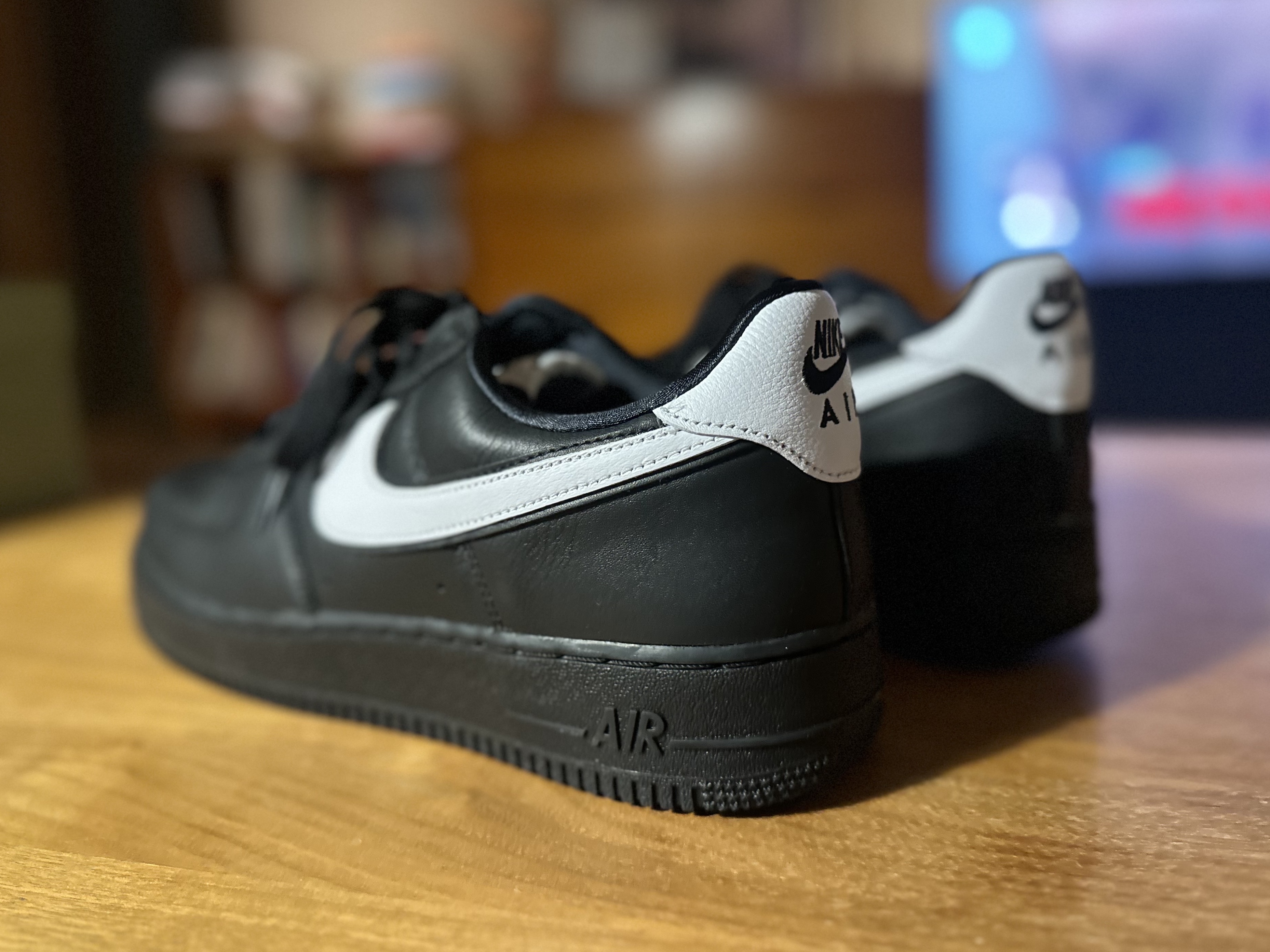 Nike Air Force 1 Low QS Black White 착용 스타일 - 3