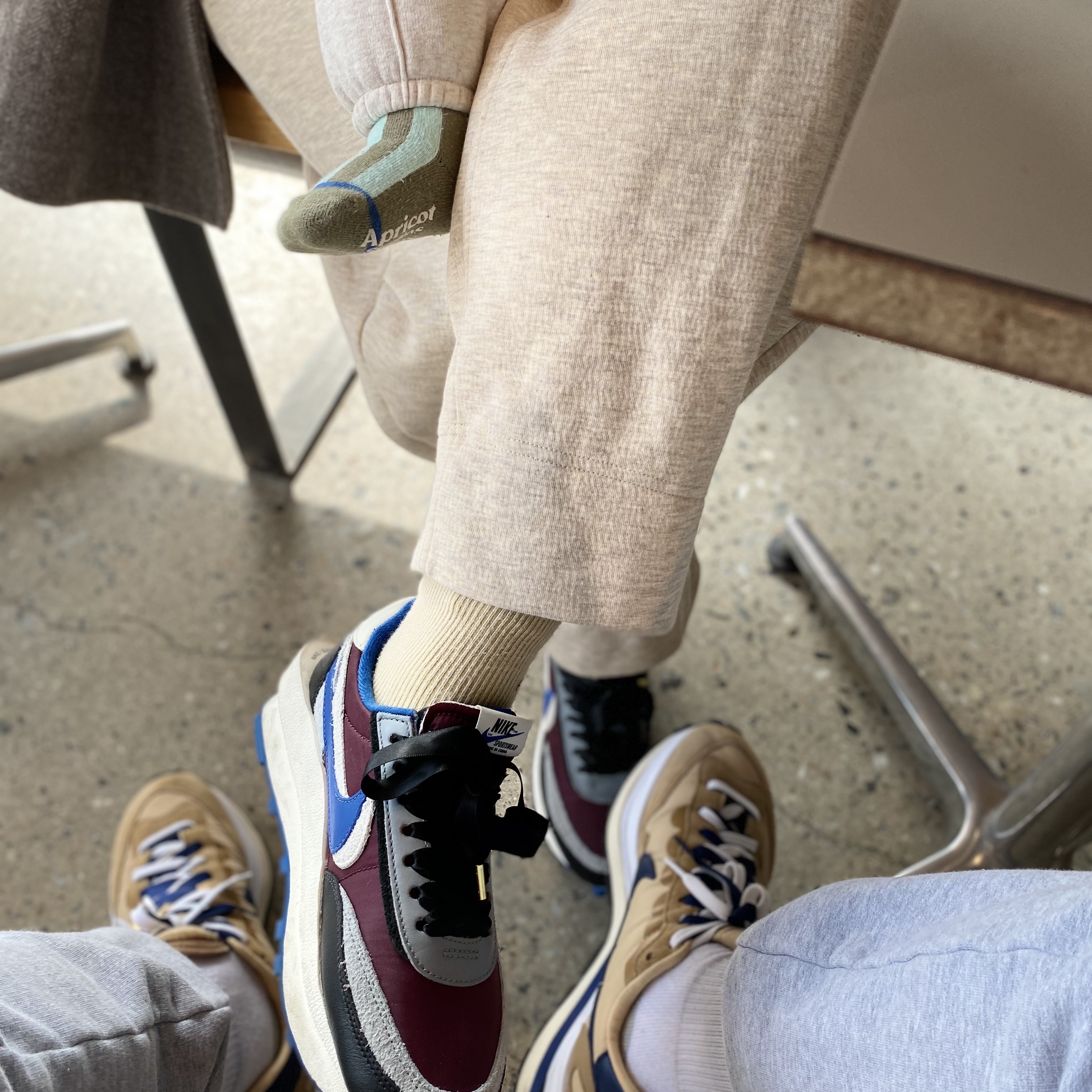Nike x Sacai VaporWaffle Sesame and Blue Void, Nike x Sacai x Undercover LDWaffle Night Maroon Team Royal 착용 스타일
