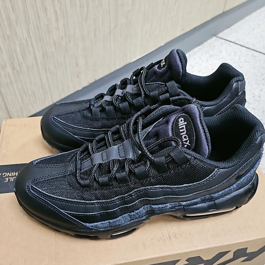 Nike Air Max 95 Essential Triple Black 2020 착용 스타일