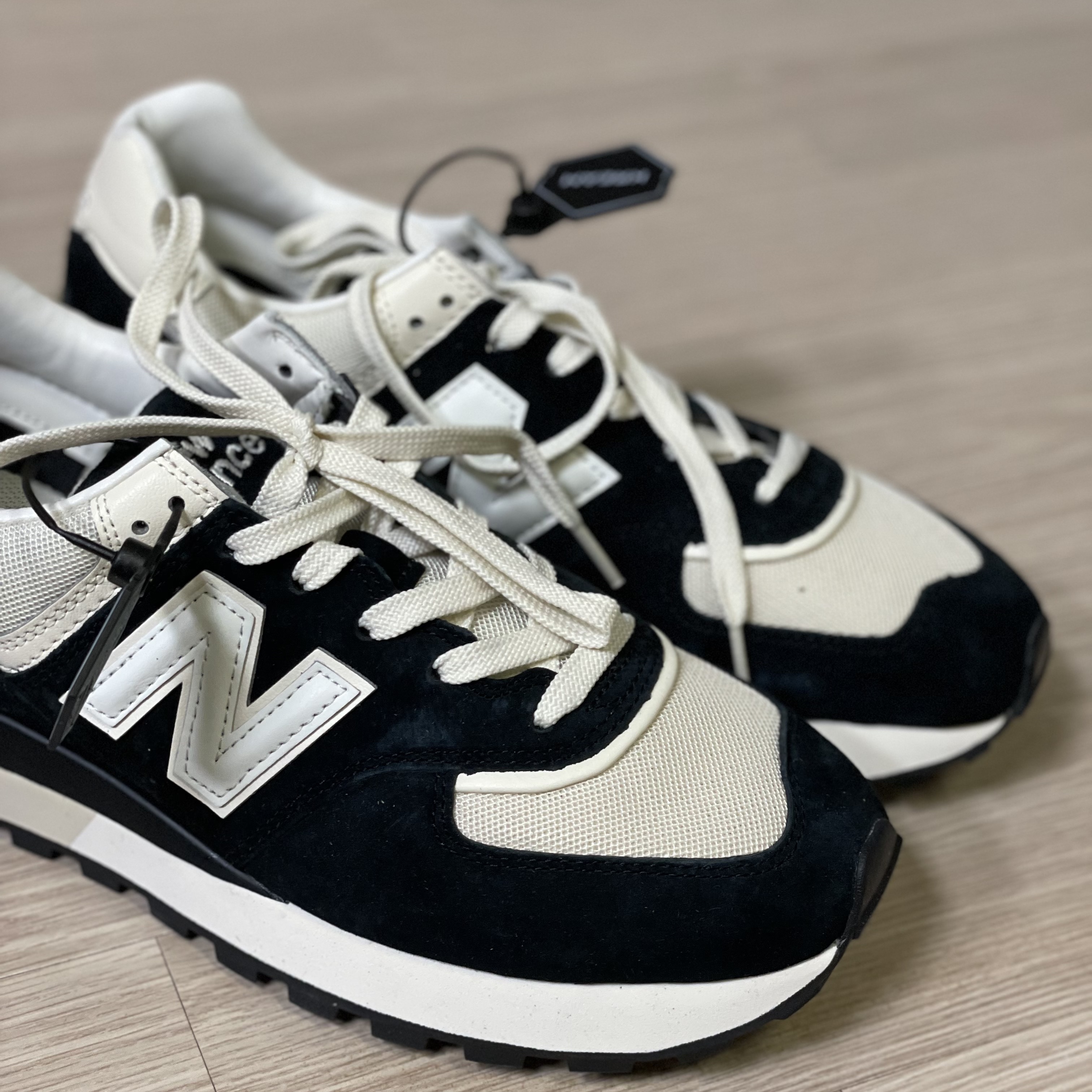 New Balance 574 Legacy Black Angora 착용 스타일 - 2