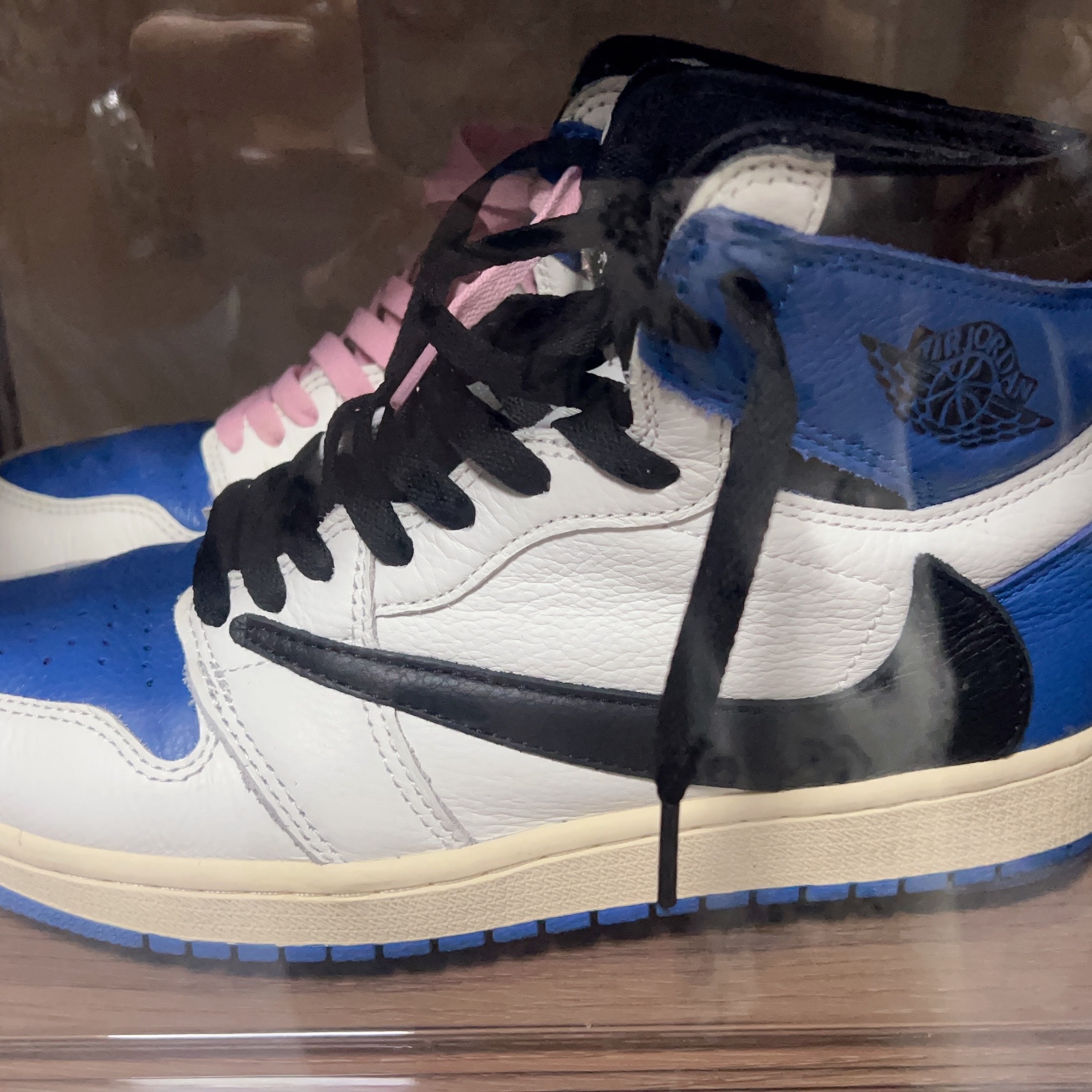 Jordan 1 x Travis Scott x Fragment Retro High OG SP Military Blue 착용 스타일