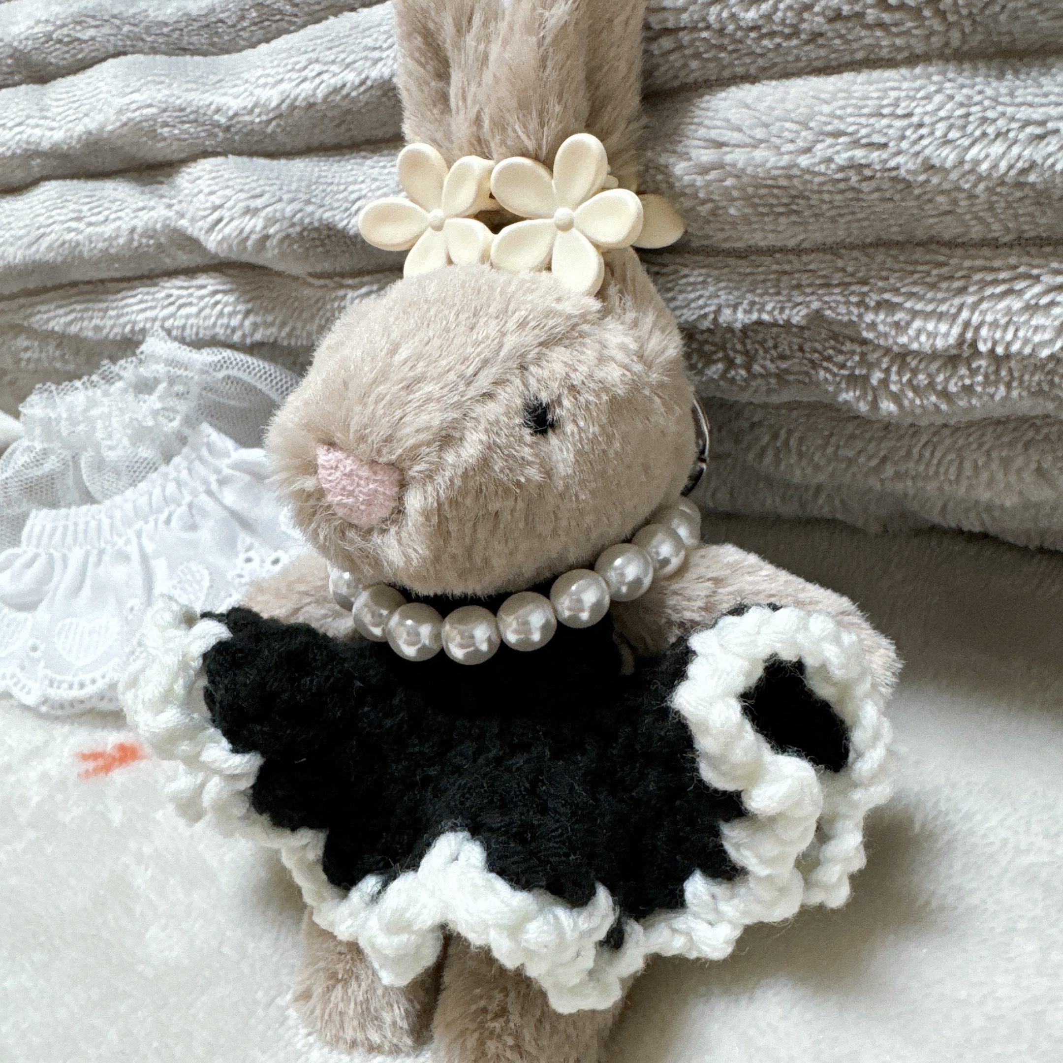 Jellycat Bashful Bunny Bag Charm Beige 착용 스타일 - 4