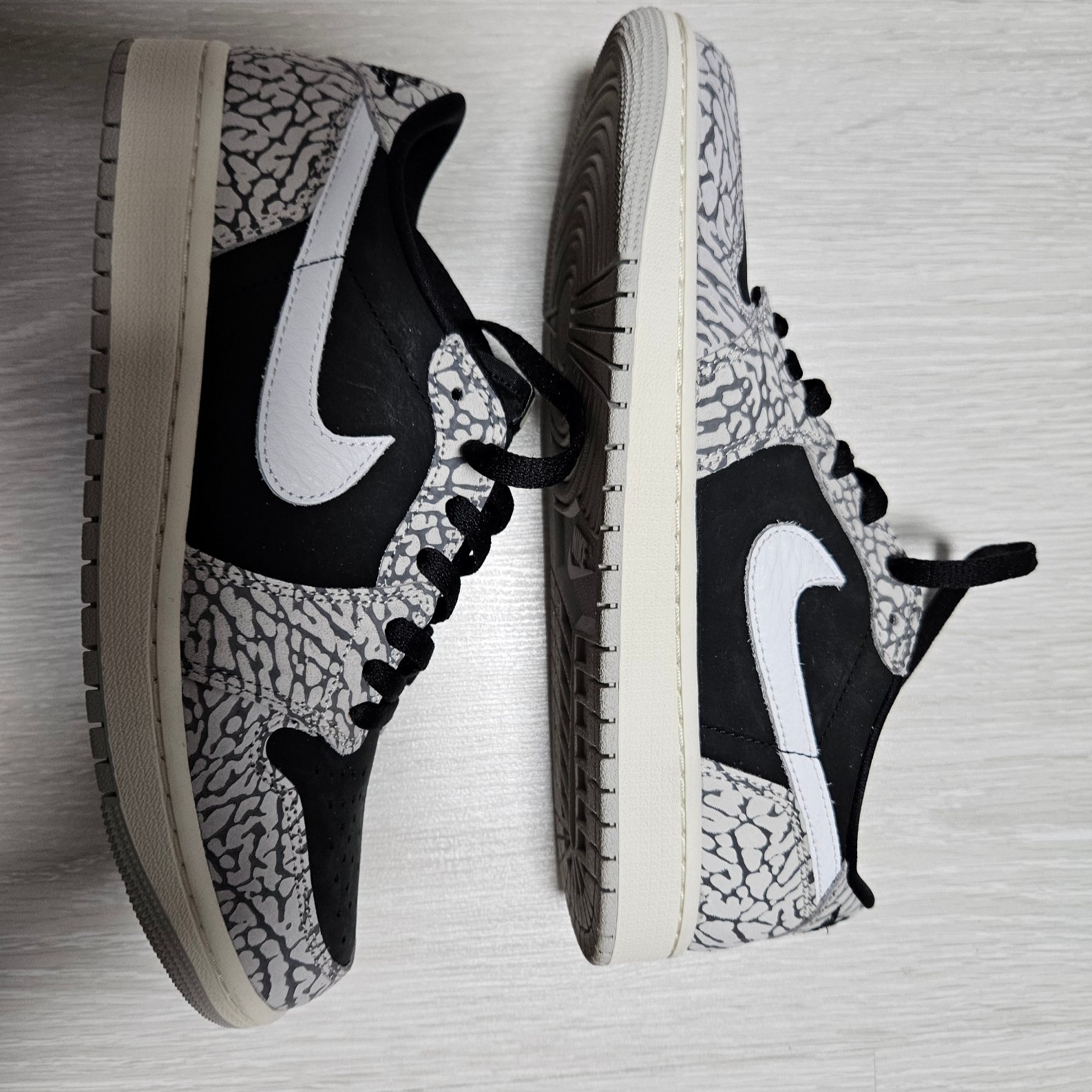 Jordan 1 Retro Low OG Black Cement 착용 스타일