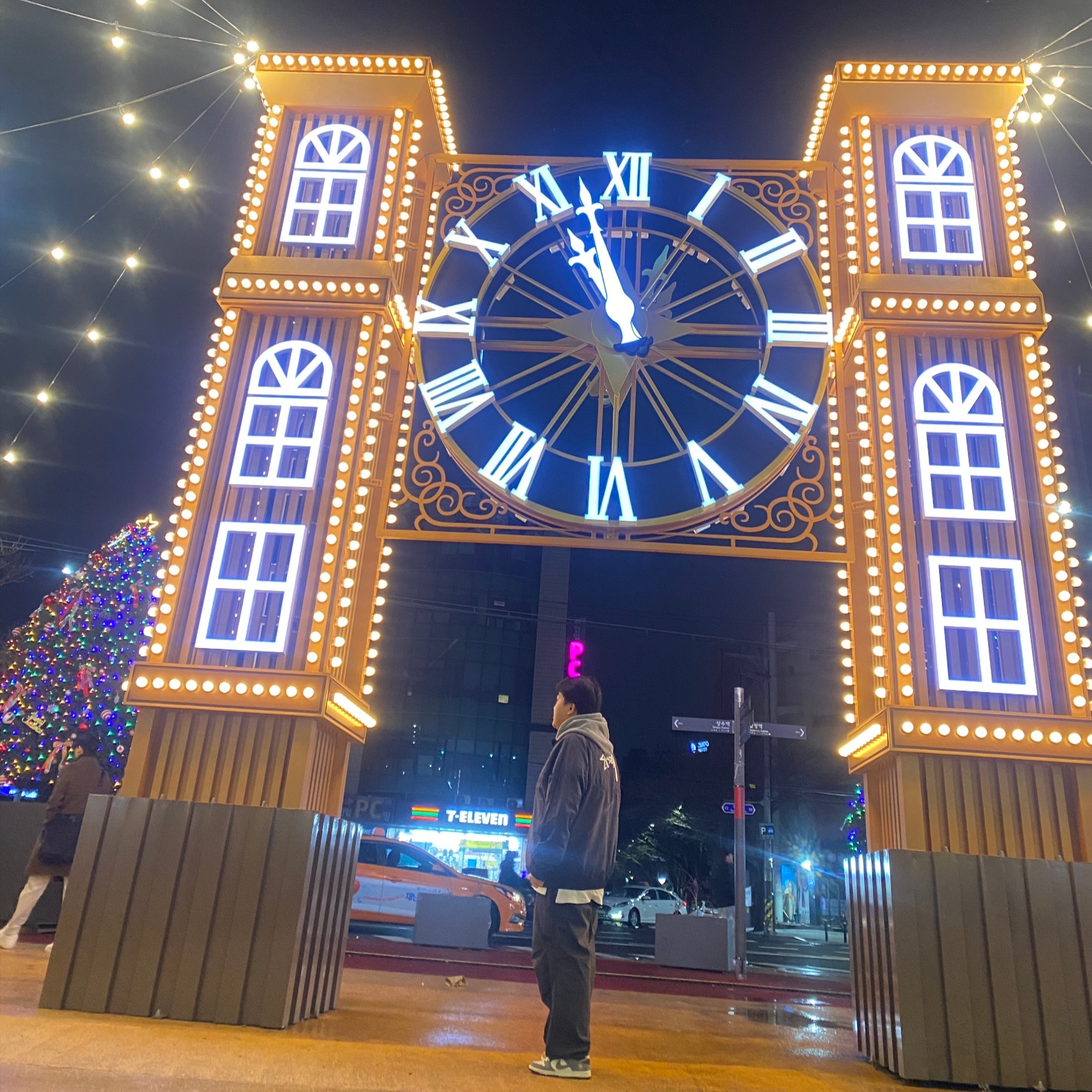 Stussy Nyco Over Trousers Washed Black, Nike x Stussy Windrunner Jacket Off Noir 착용 스타일