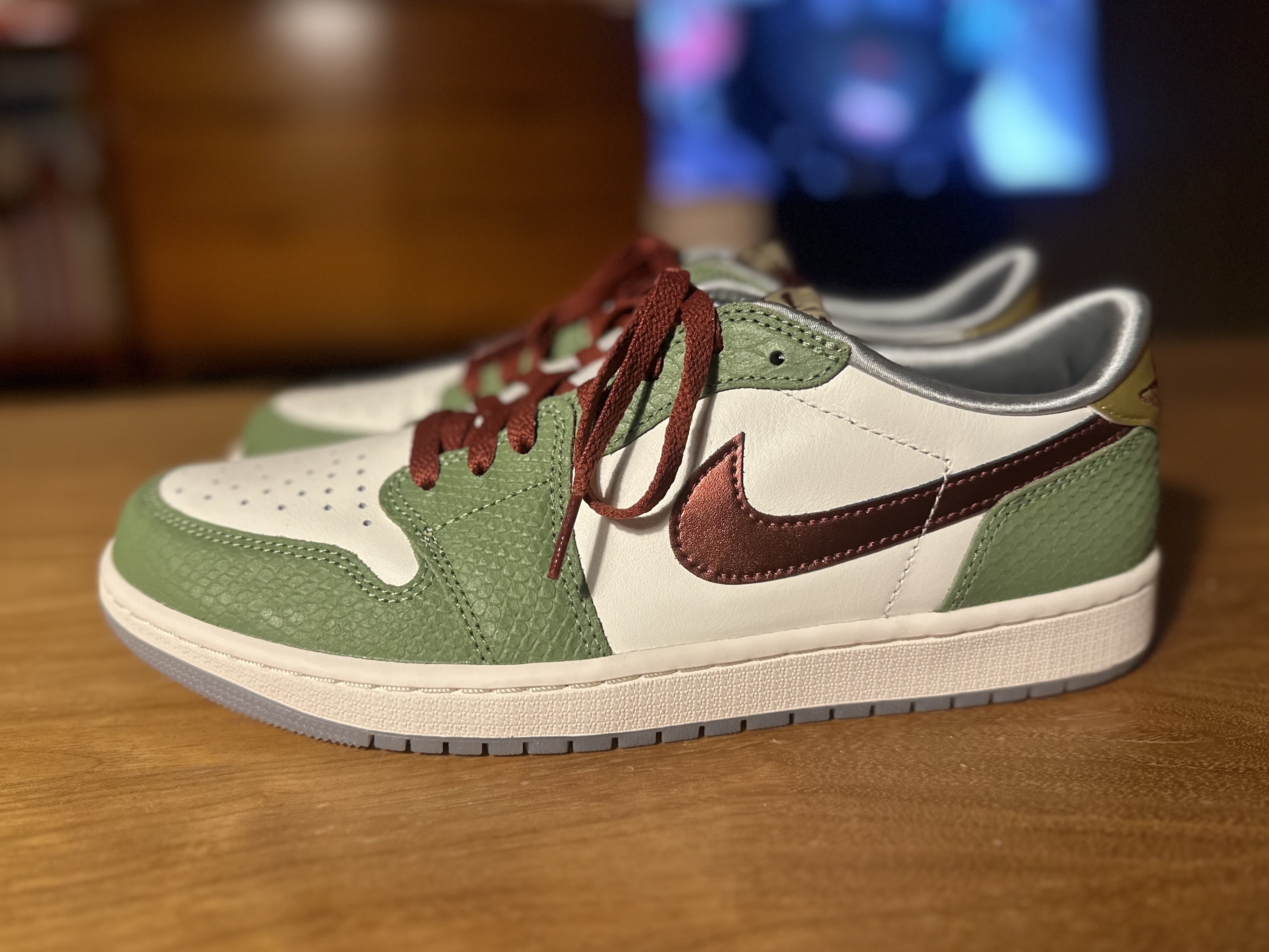Jordan 1 Retro Low OG Chinese New Year, (GS) Jordan 1 Retro Low OG Chinese New Year 착용 스타일 - 1