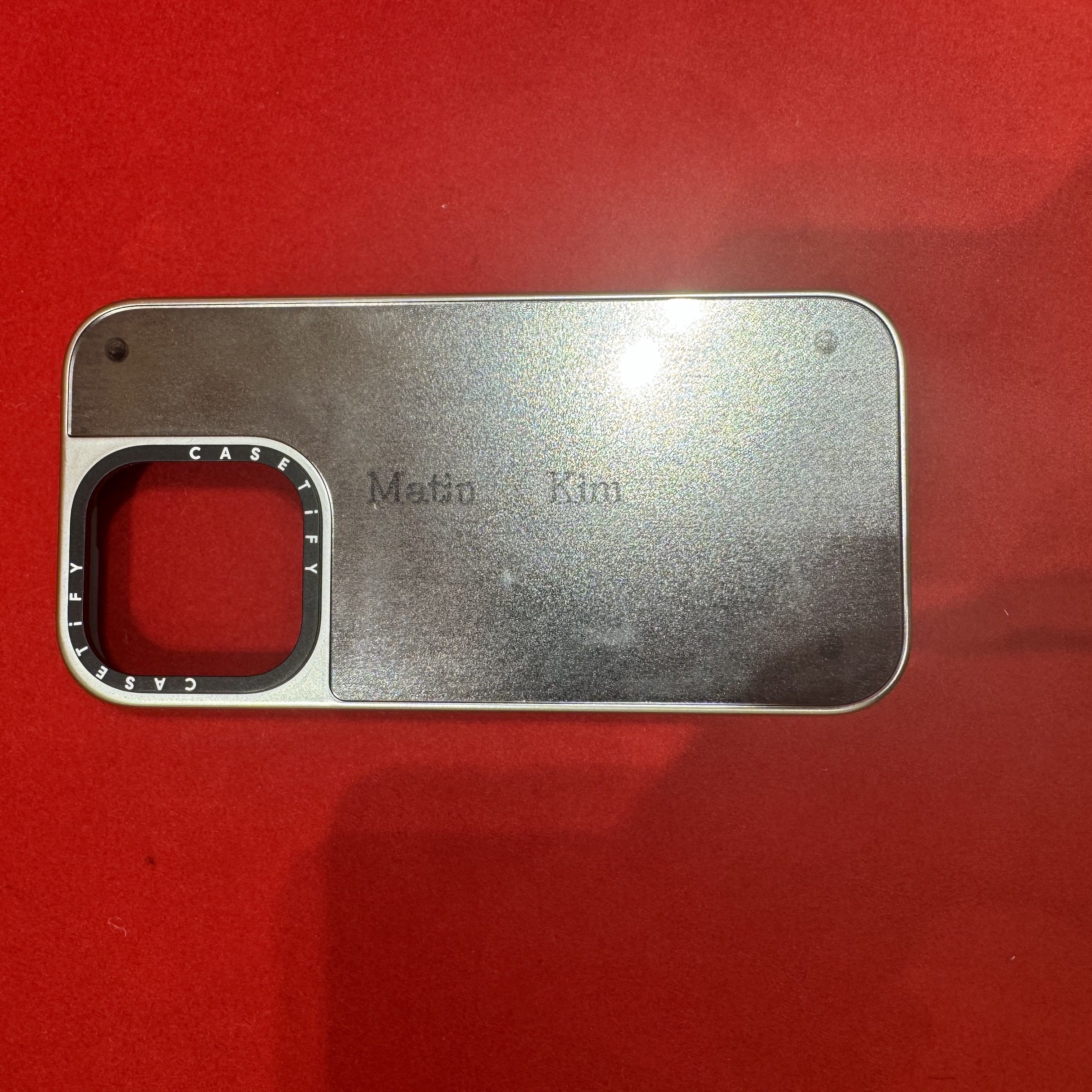 Casetify x Matin Kim iPhone Signature Magsafe Mirror Case Silver 착용 스타일