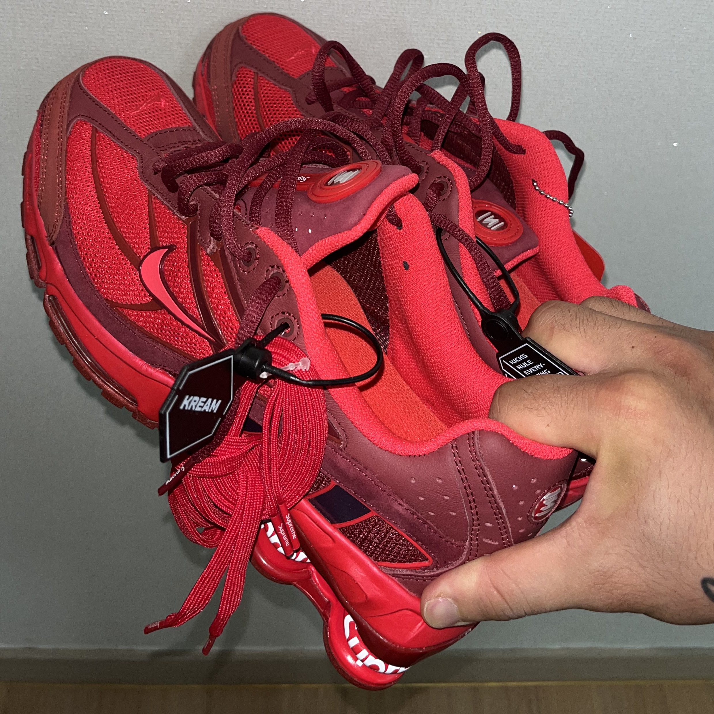 Nike x Supreme Shox Ride 2 SP Red 착용 스타일