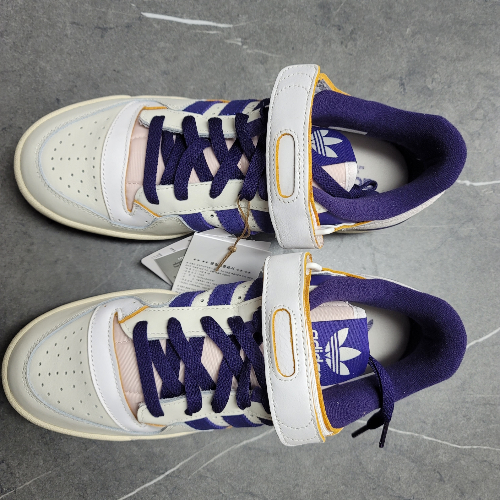 Adidas Forum 84 Low White Purple 착용 스타일 - 2