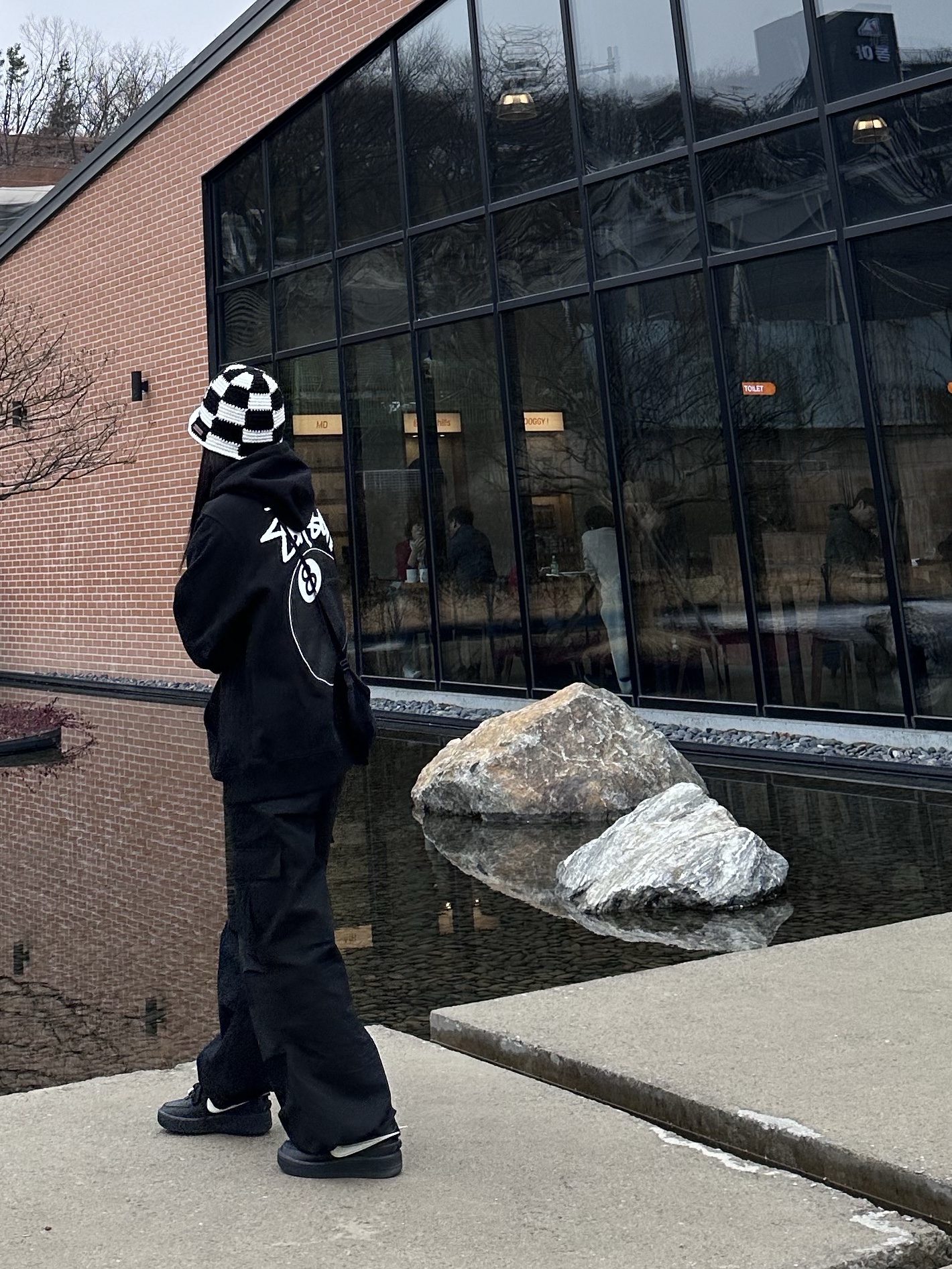 Stussy 8 Ball Hoodie Black - 21FW, Nike x Ambush Air Force 1 Low SP Black 착용 스타일 - 3