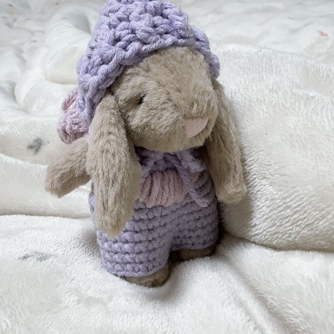 Jellycat Bashful Bunny Bag Charm Beige 착용 스타일 - 2