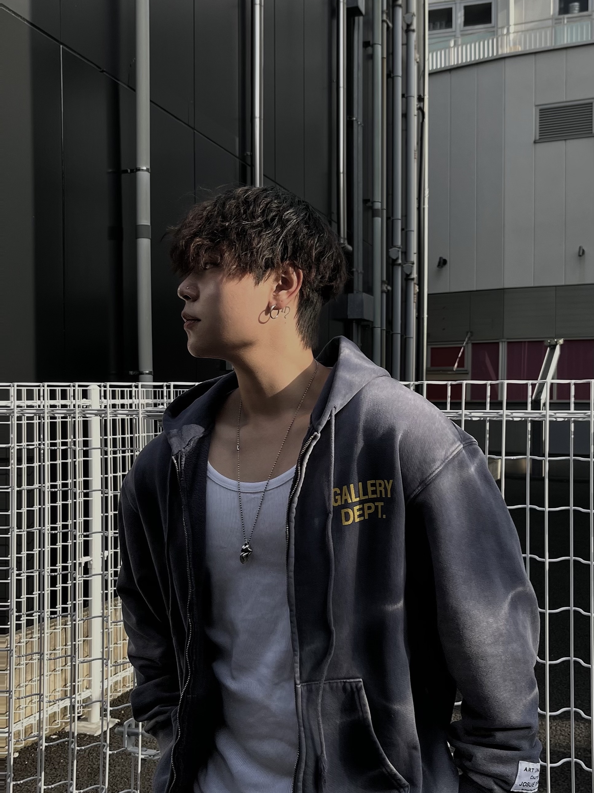 Gallery Dept. Sunfaded Logo Zip-Up Navy 착용 스타일