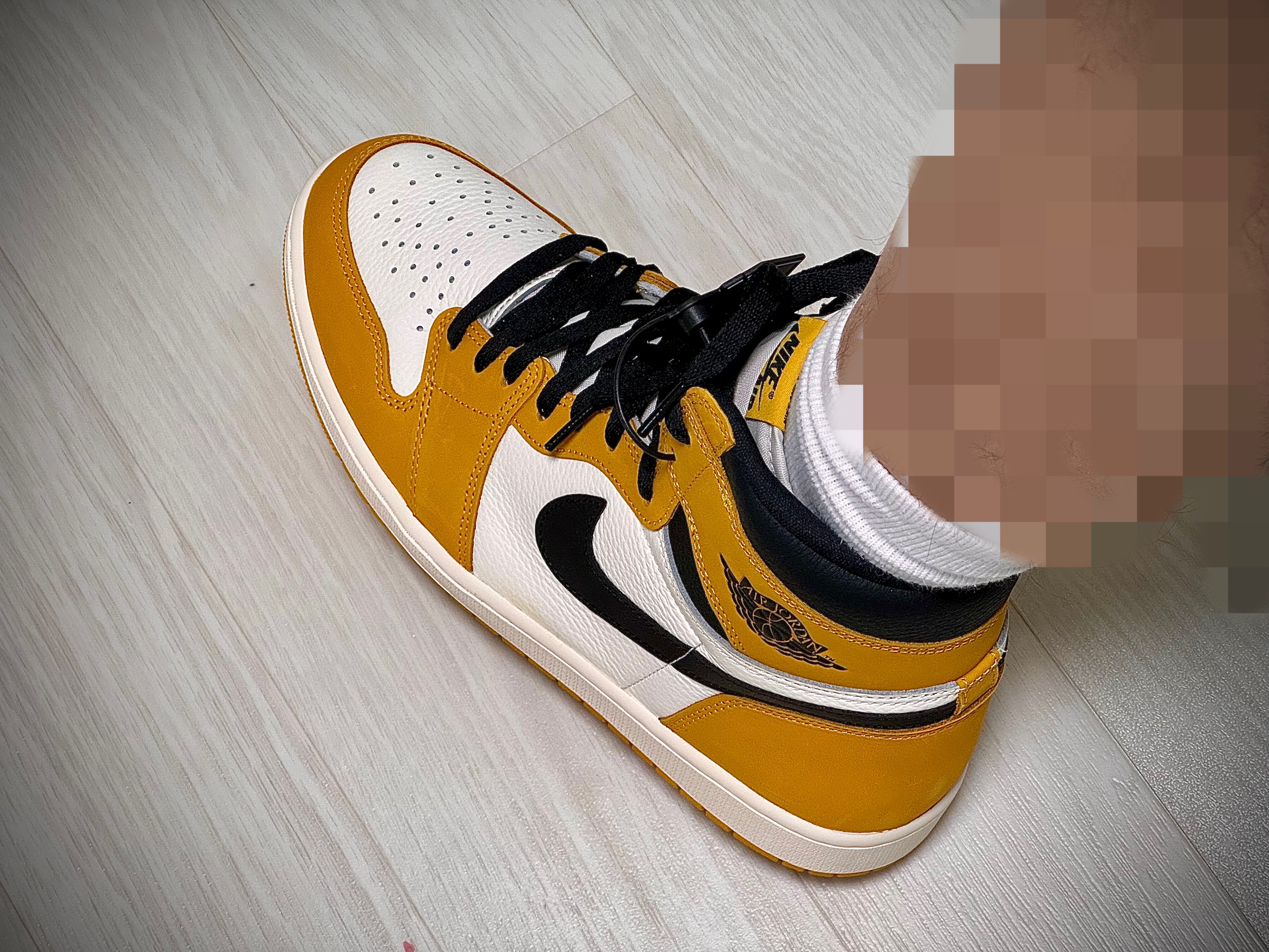 Jordan 1 Retro High OG Yellow Ochre 착용 스타일