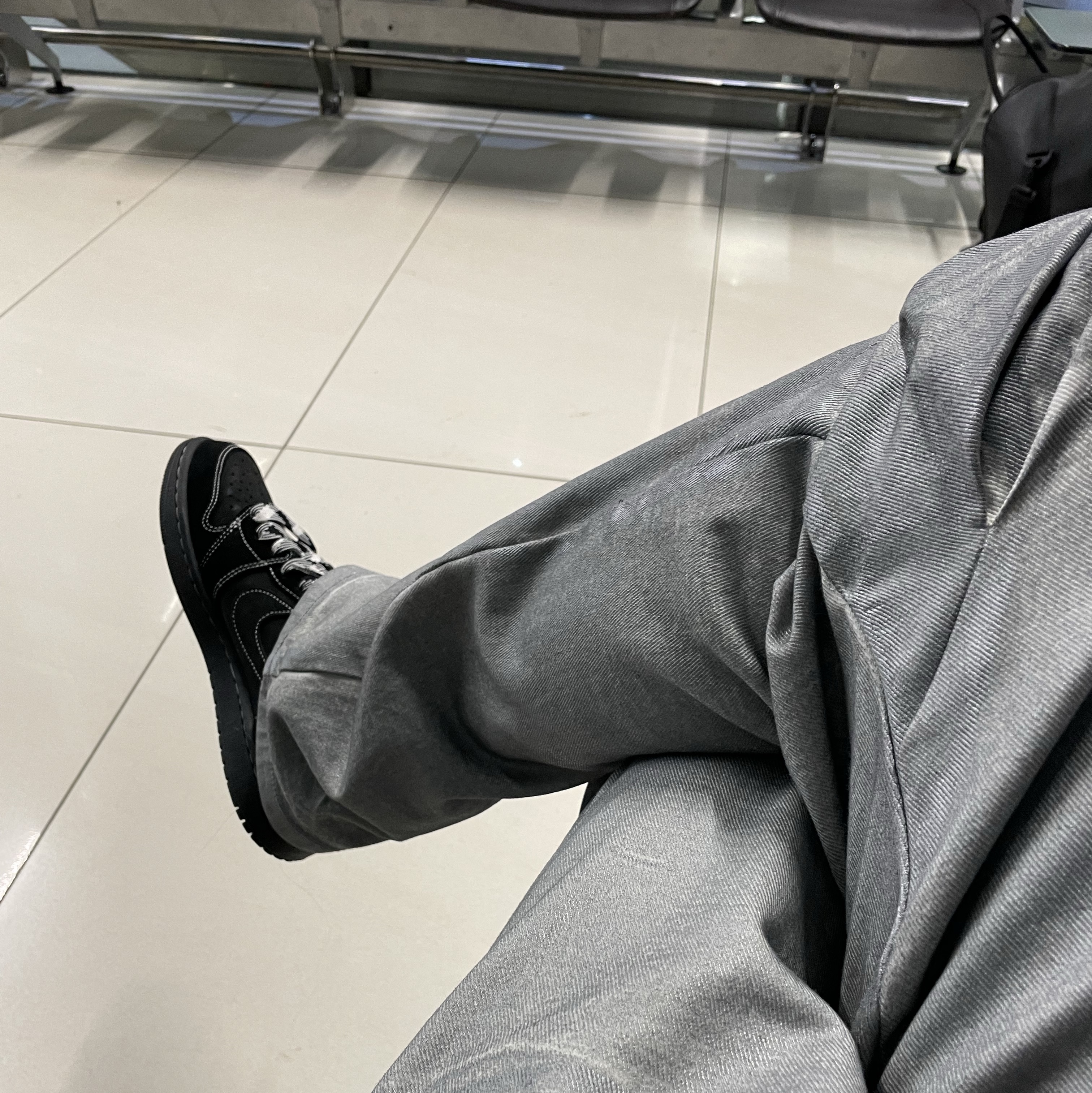 Jordan 1 x Travis Scott Retro Low OG SP Black Phantom 착용 스타일