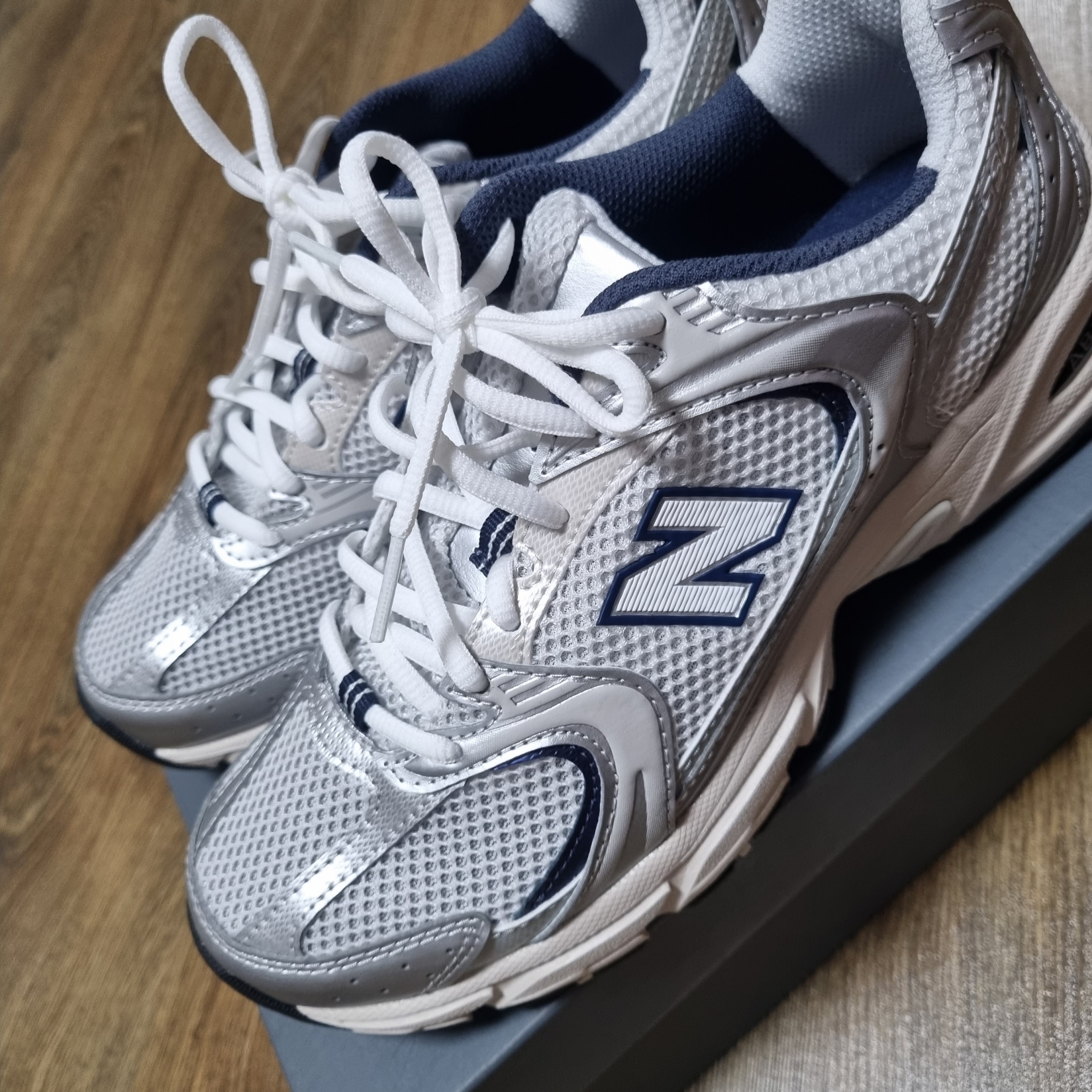 New Balance 530 Steel Grey 착용 스타일