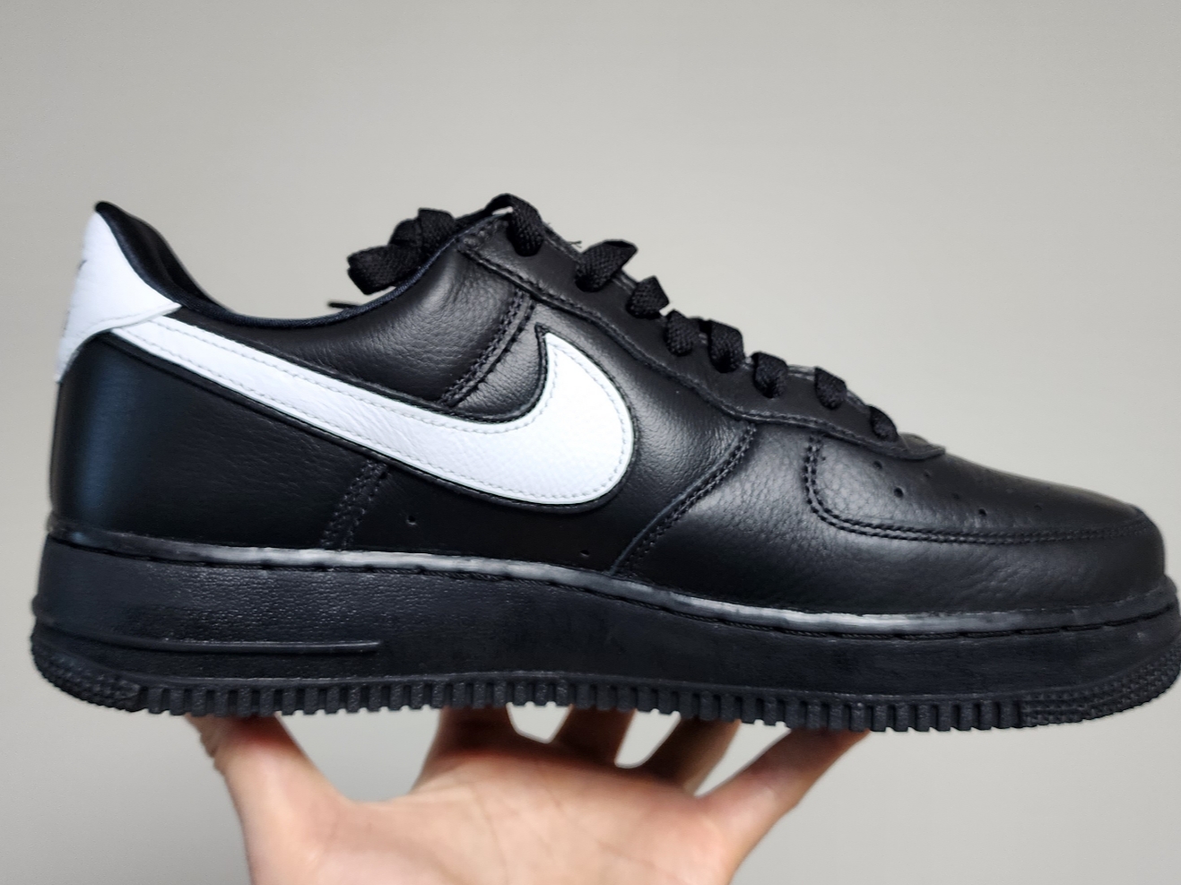 Nike Air Force 1 Low QS Black White 착용 스타일