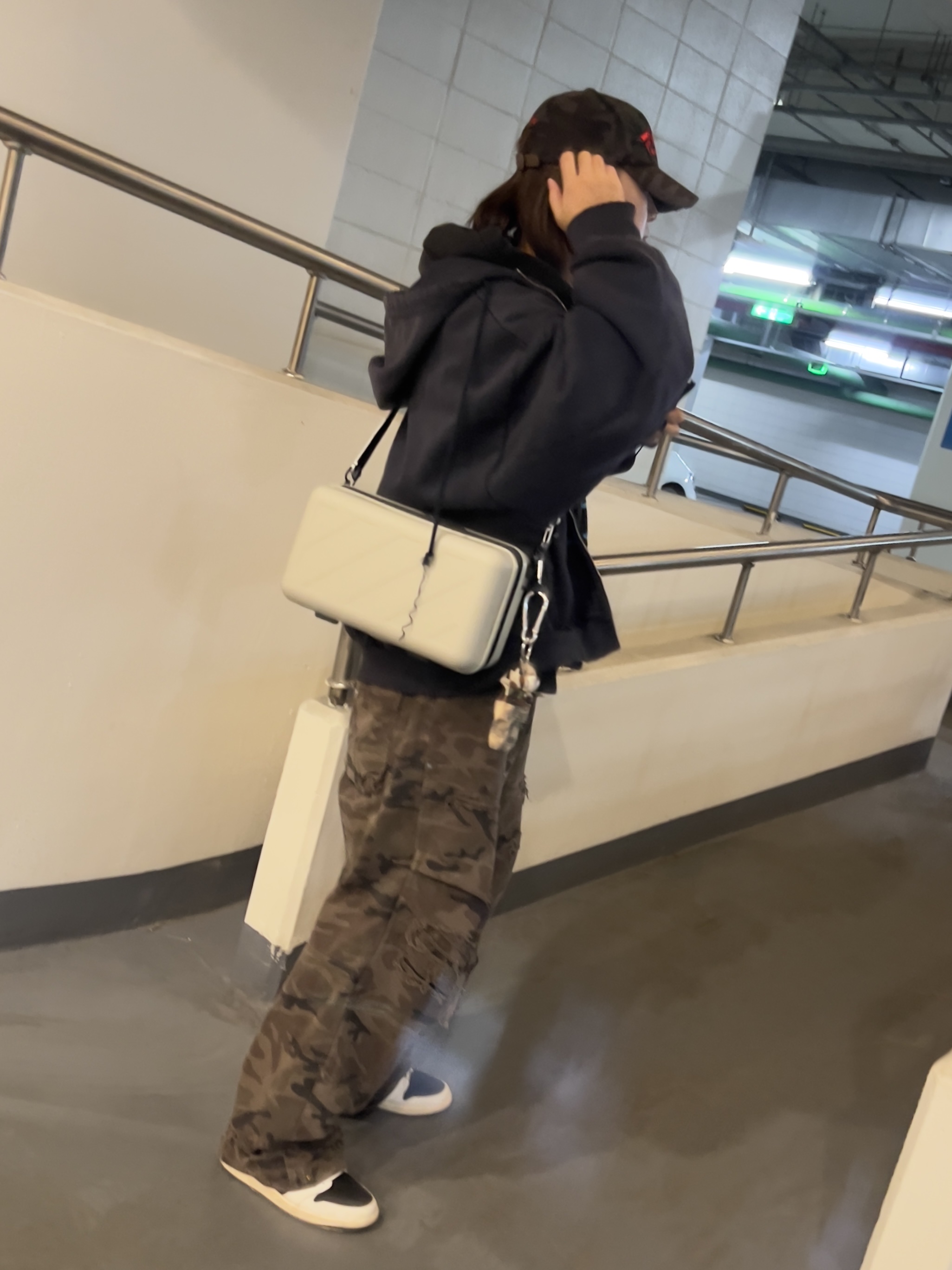 Etce New Vision Camo Cap Night Jungle, Project G/R Happiness Zip Hoodie Navy 착용 스타일 - 4
