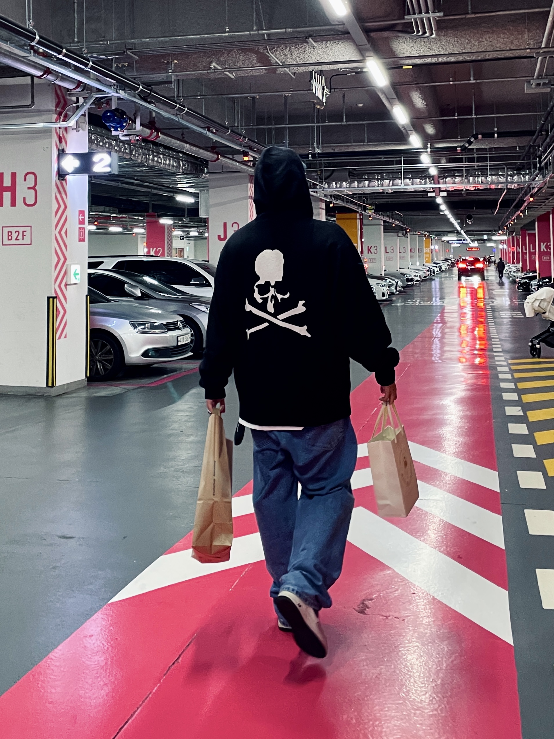 Vans Vault x Mastermind World Zip Hoodie Black, Nike Air Force 1 Low Retro Cocoa Snake 2018 착용 스타일 - 1