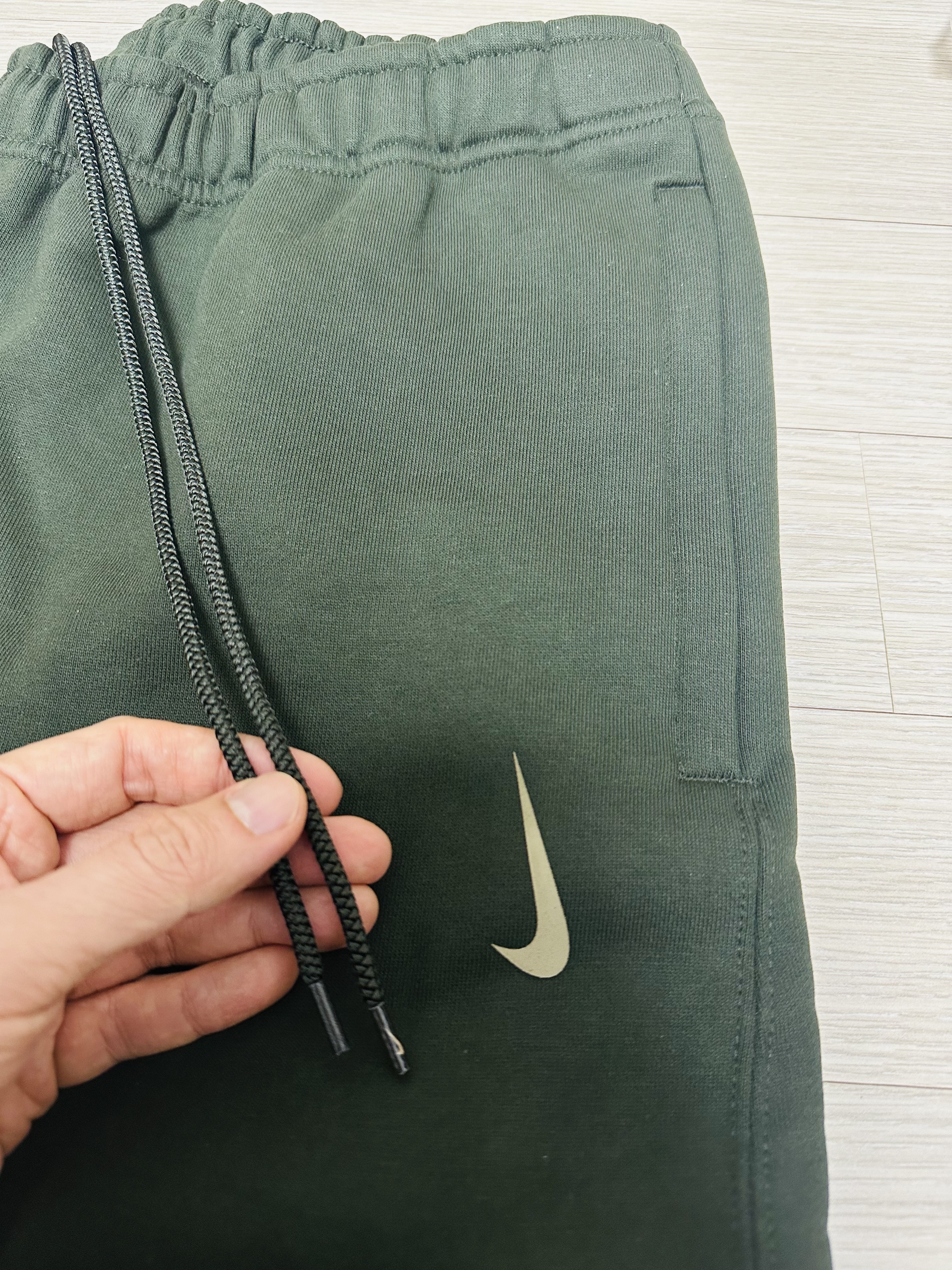 Nike x Billie Eilish NRG Fleece Pants Sequoia - US/EU 착용 스타일 - 1