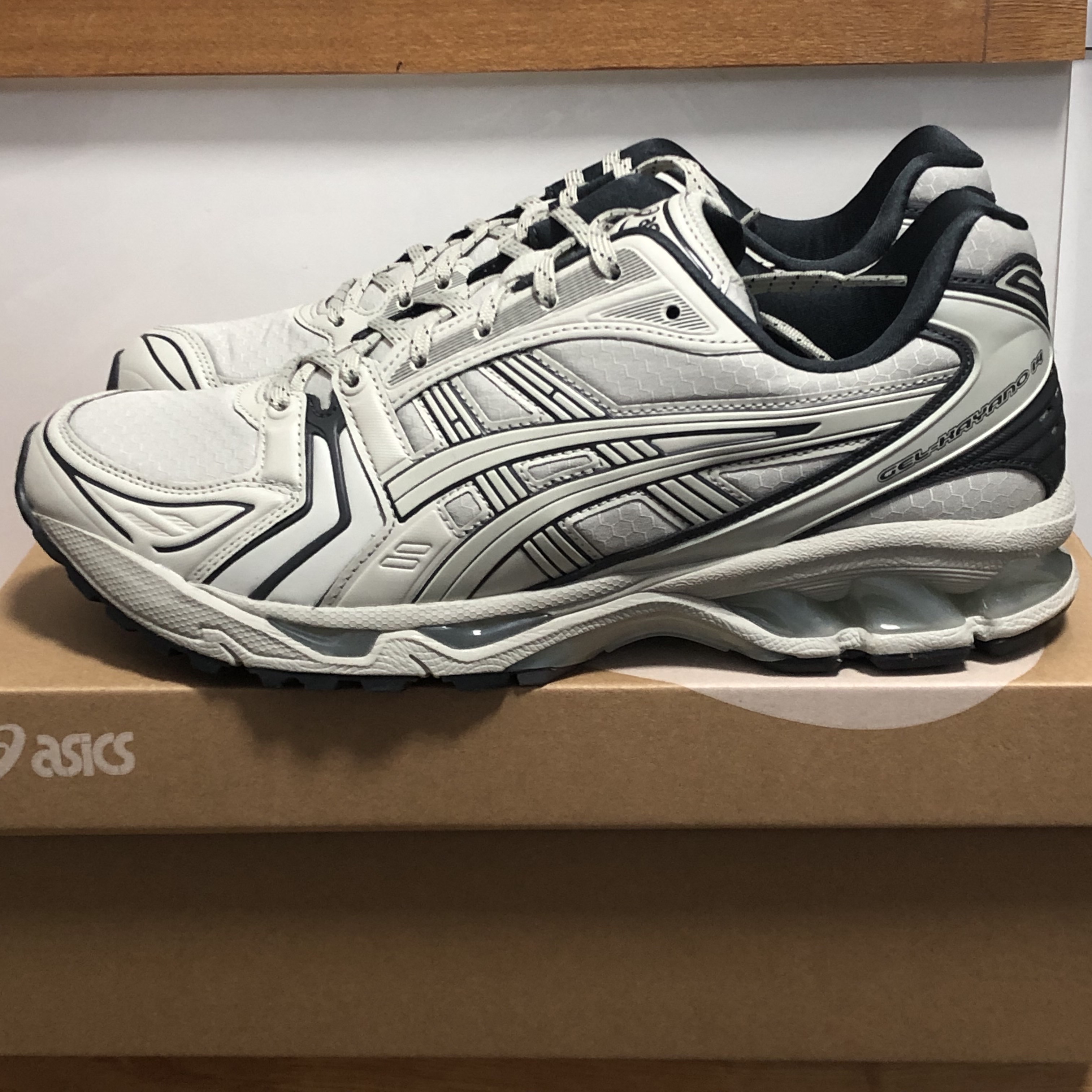 Asics Gel-Kayano 14 Earthenware Pack White Sage Graphite Grey 착용 스타일