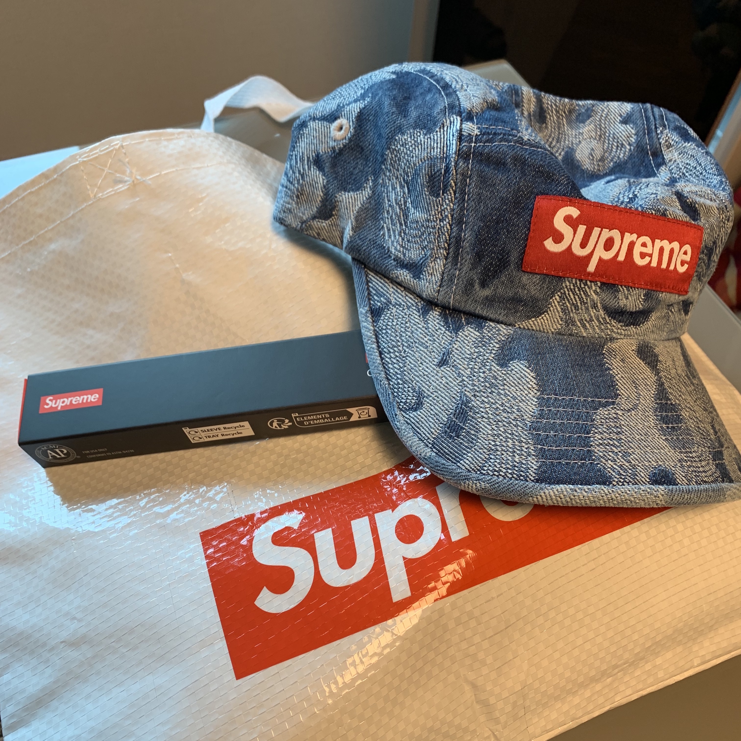 Supreme x Rotring 600 3-in-1 Silver - 23SS, Supreme Flames Jacquard Denim Camp Cap Washed Indigo - 23SS 착용 스타일