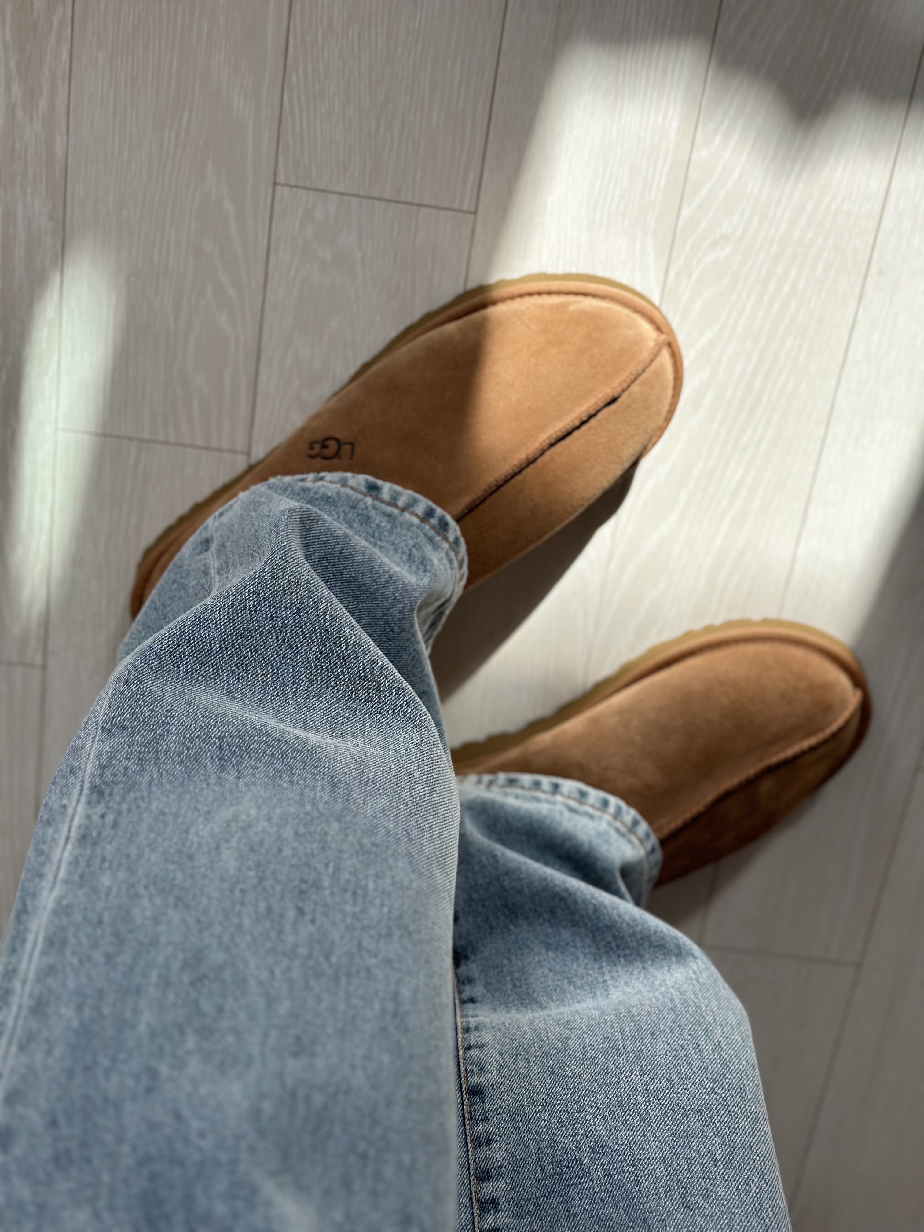 UGG Tasman Slipper Chestnut 착용 스타일 - 1