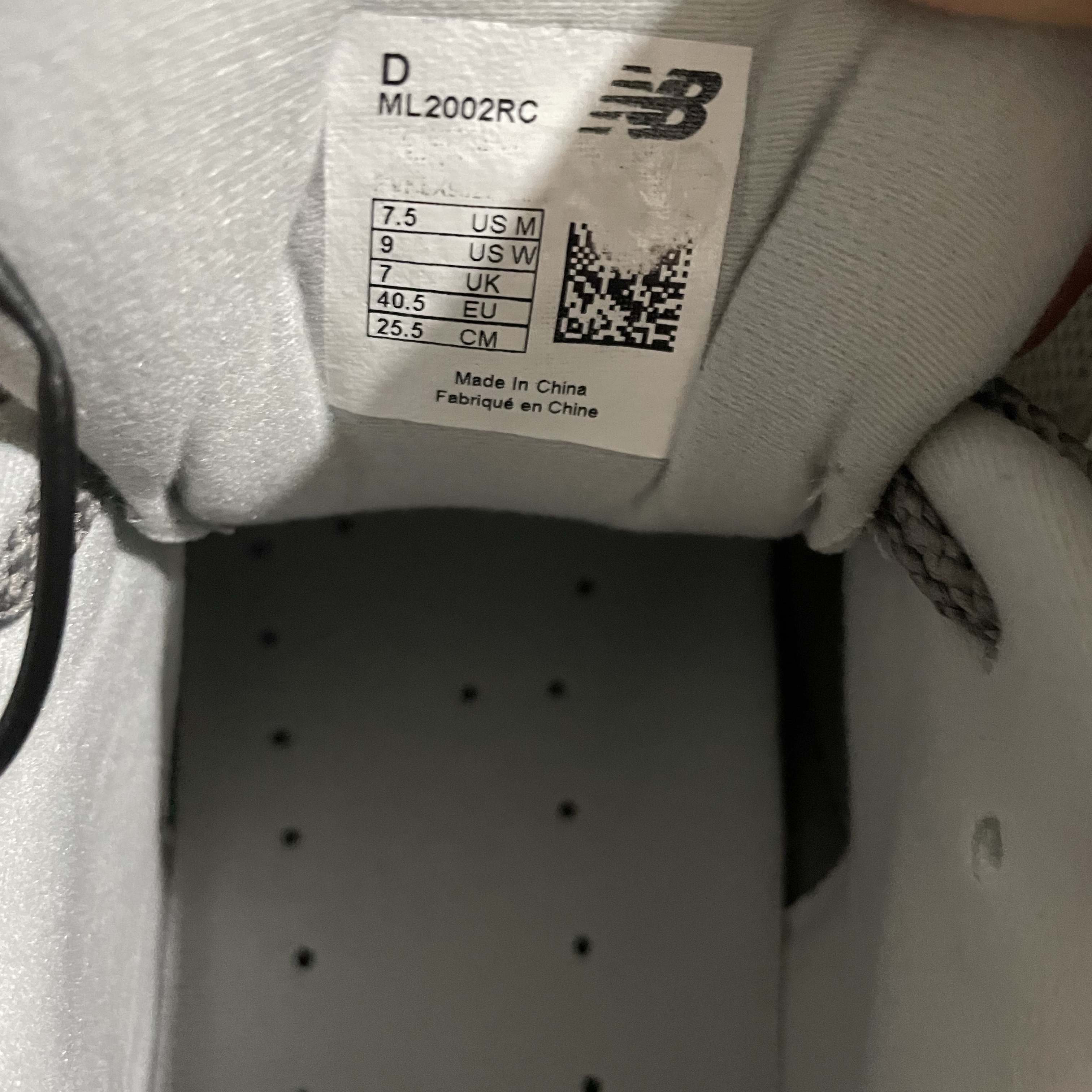 New Balance 2002R Grey 착용 스타일 - 3