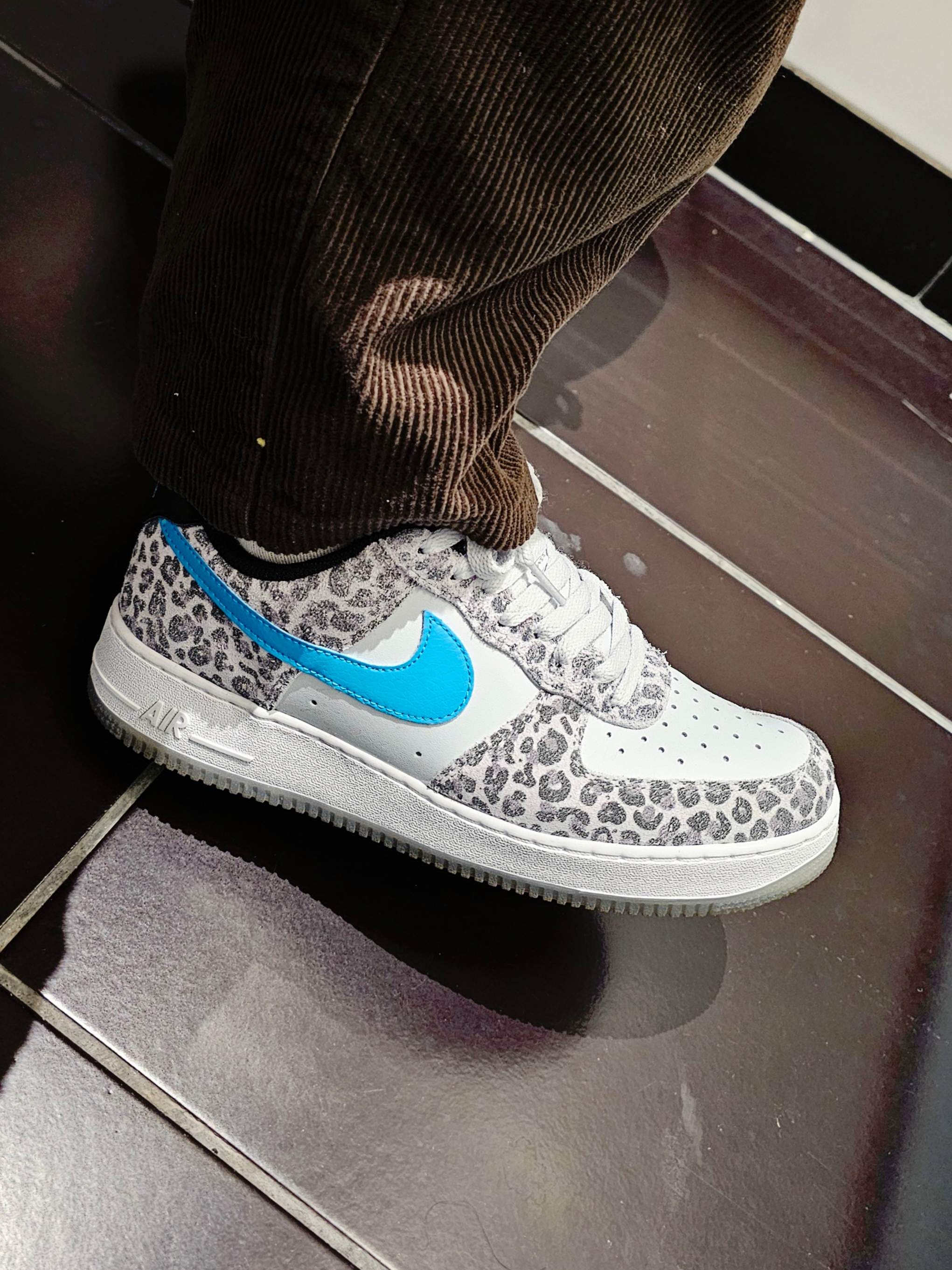 Nike Air Force 1 '07 PRM Pure Platinum 착용 스타일
