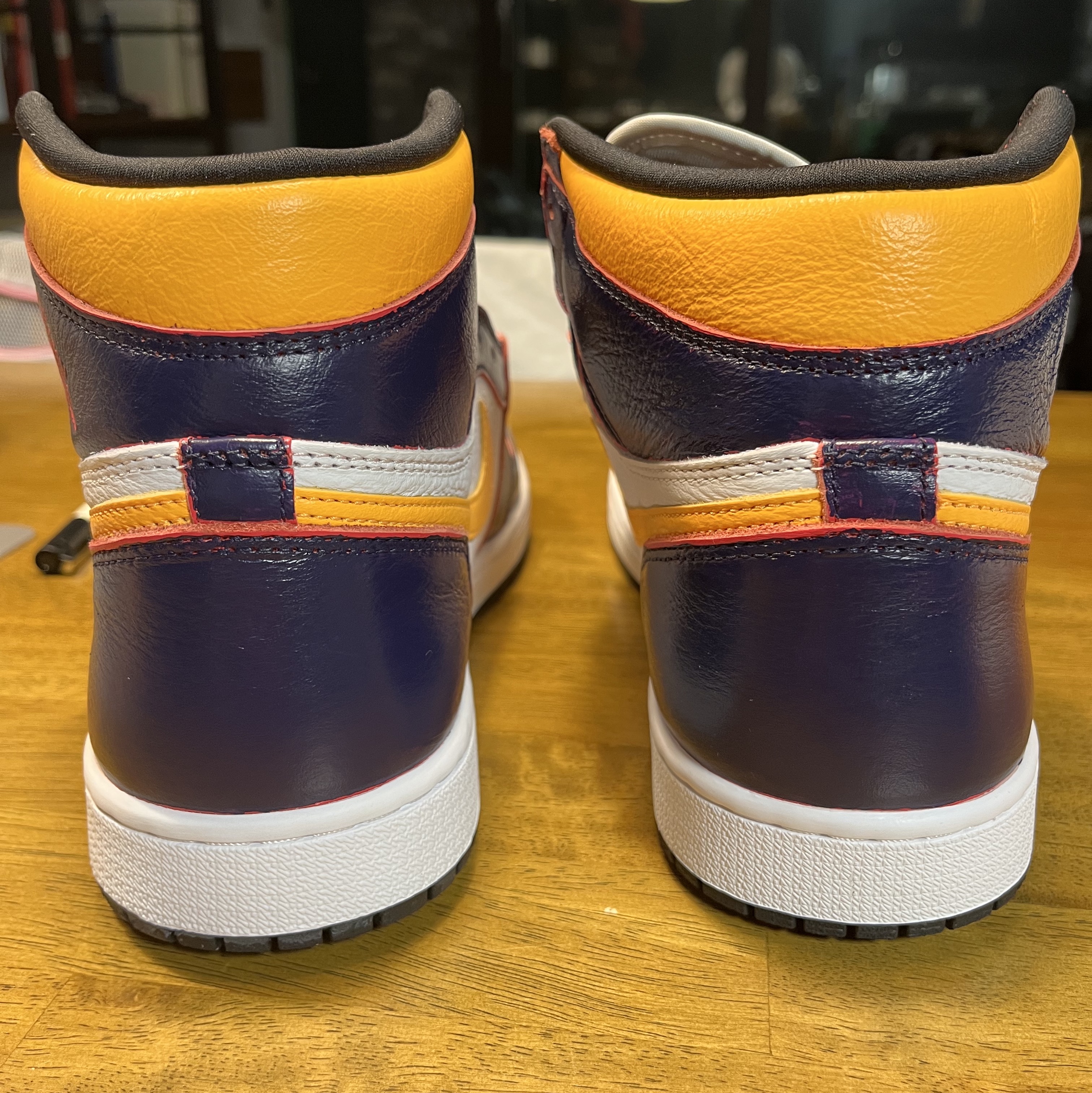 Jordan 1 Retro High OG Light Fusion Red 착용 스타일