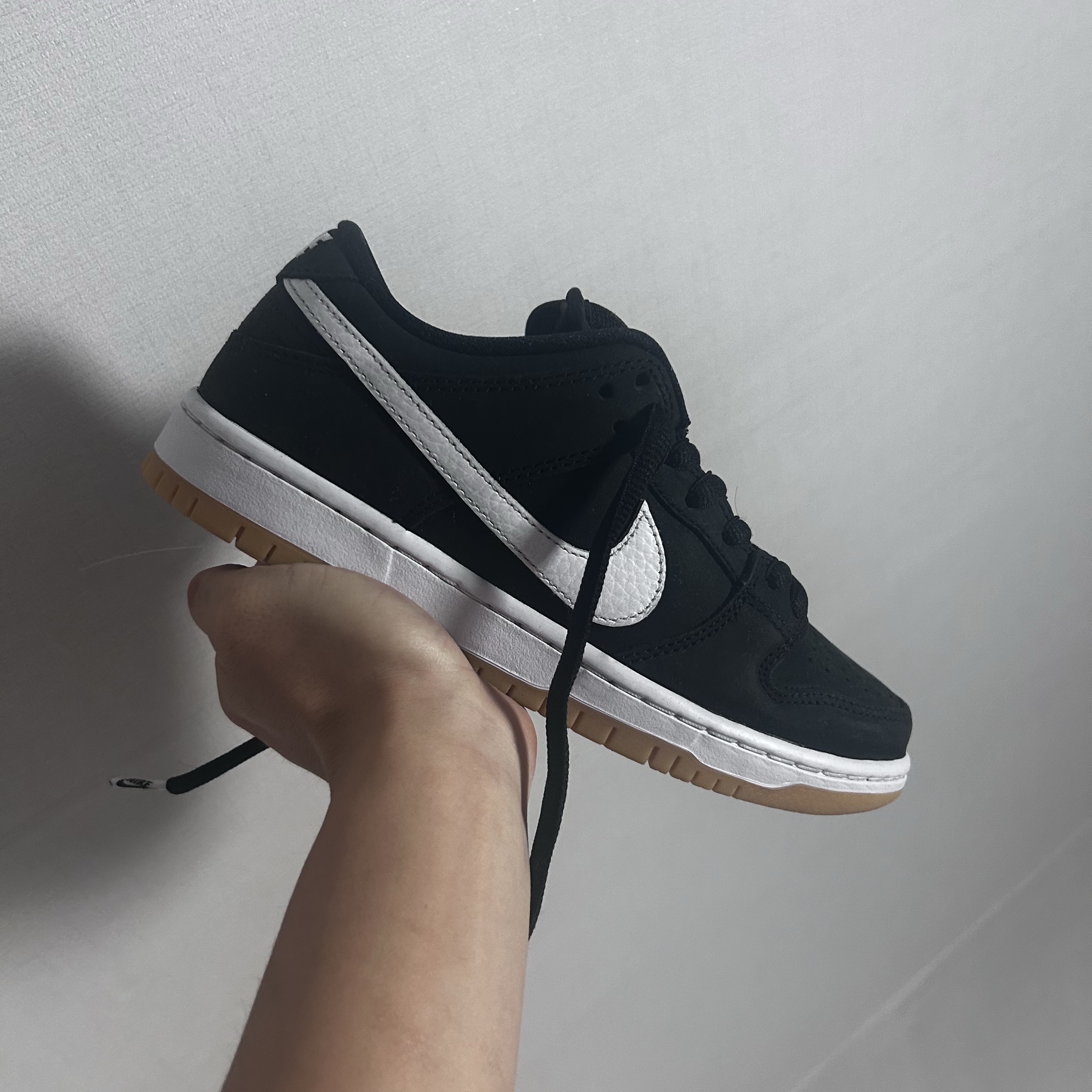 Nike SB Dunk Low Pro Black White 착용 스타일