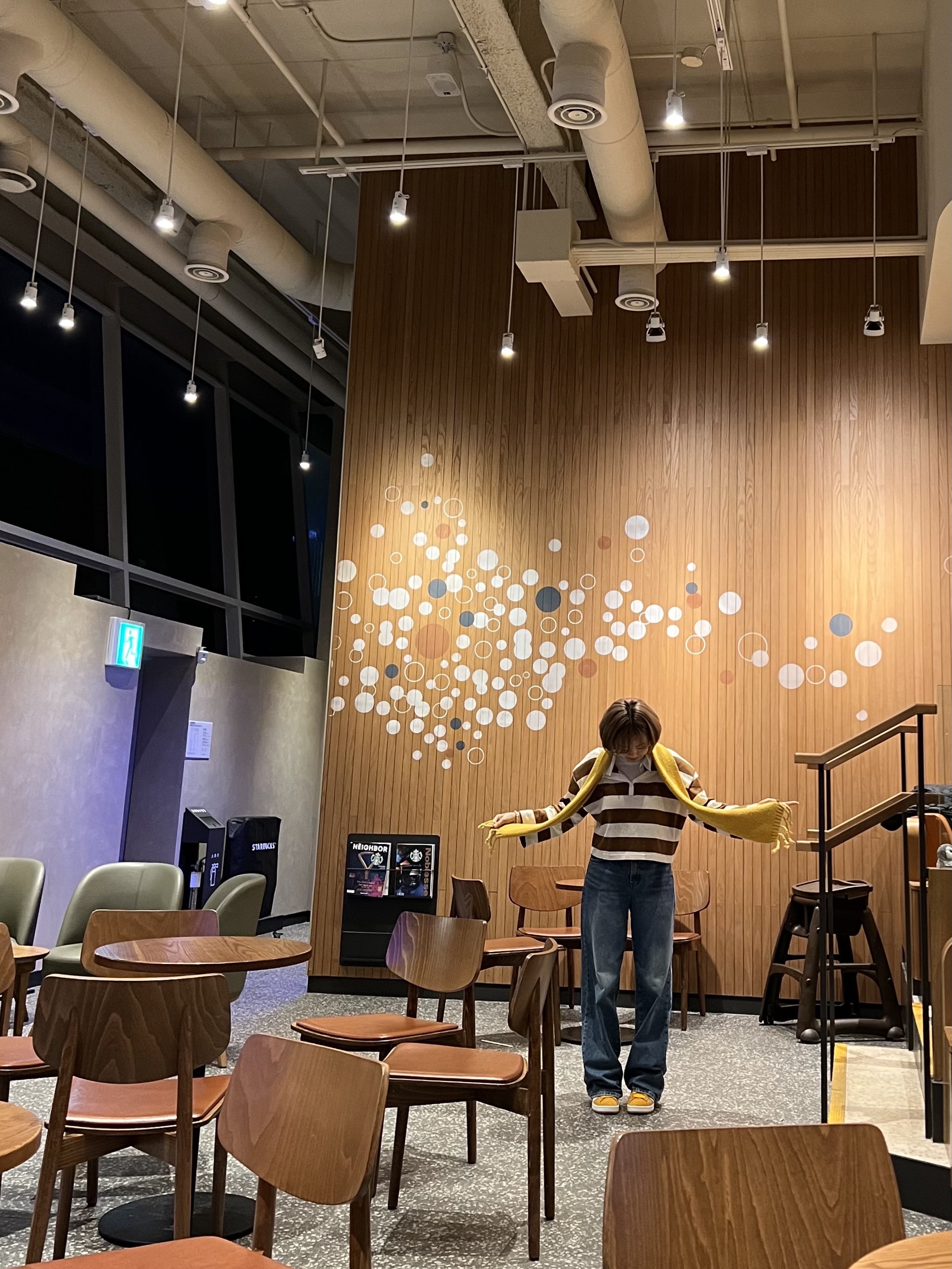 Adidas Campus 00s Pantone White 착용 스타일 - 4