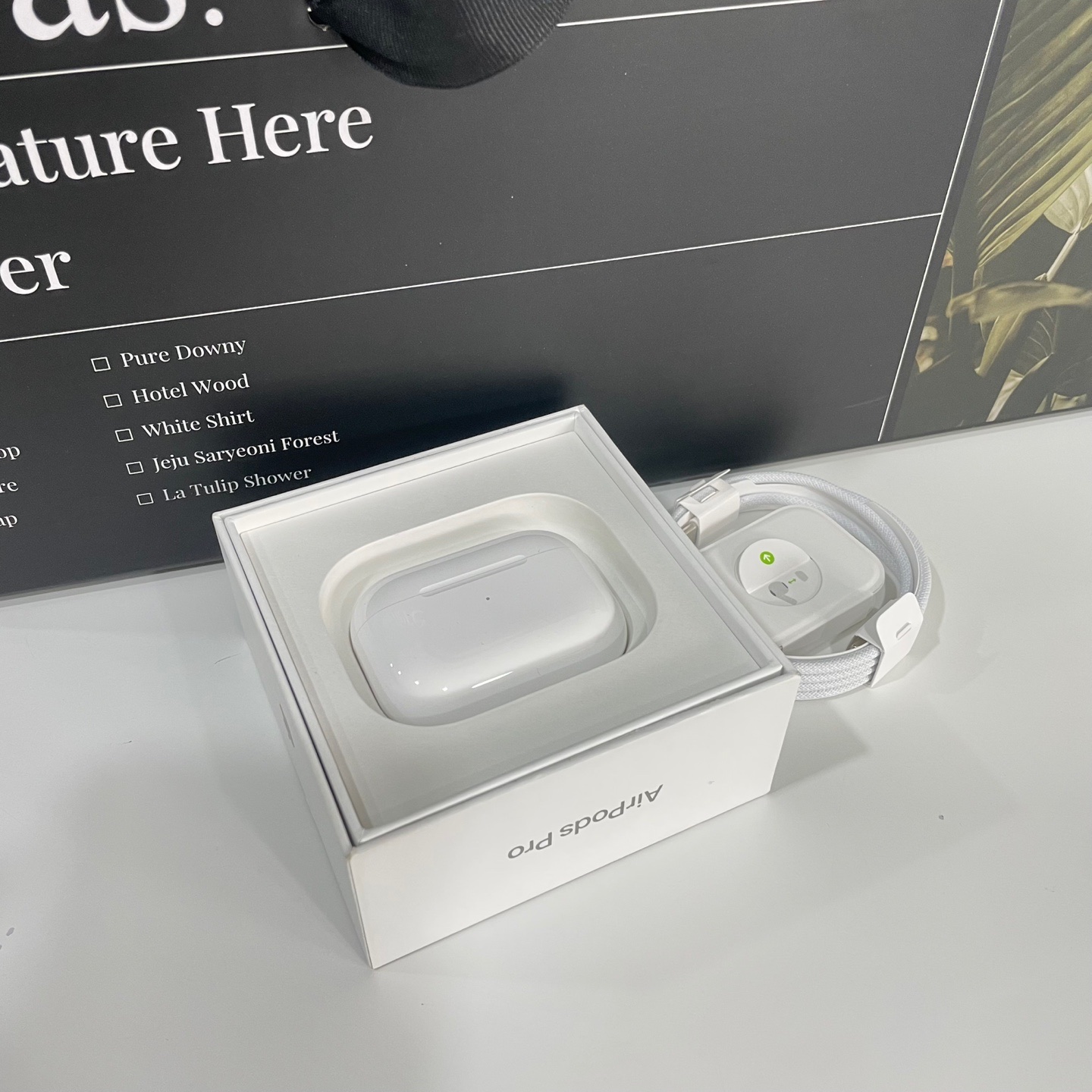 Apple Airpods Pro 2nd Gen with MagSafe Charging Case USB C (Korean Ver.) 착용 스타일