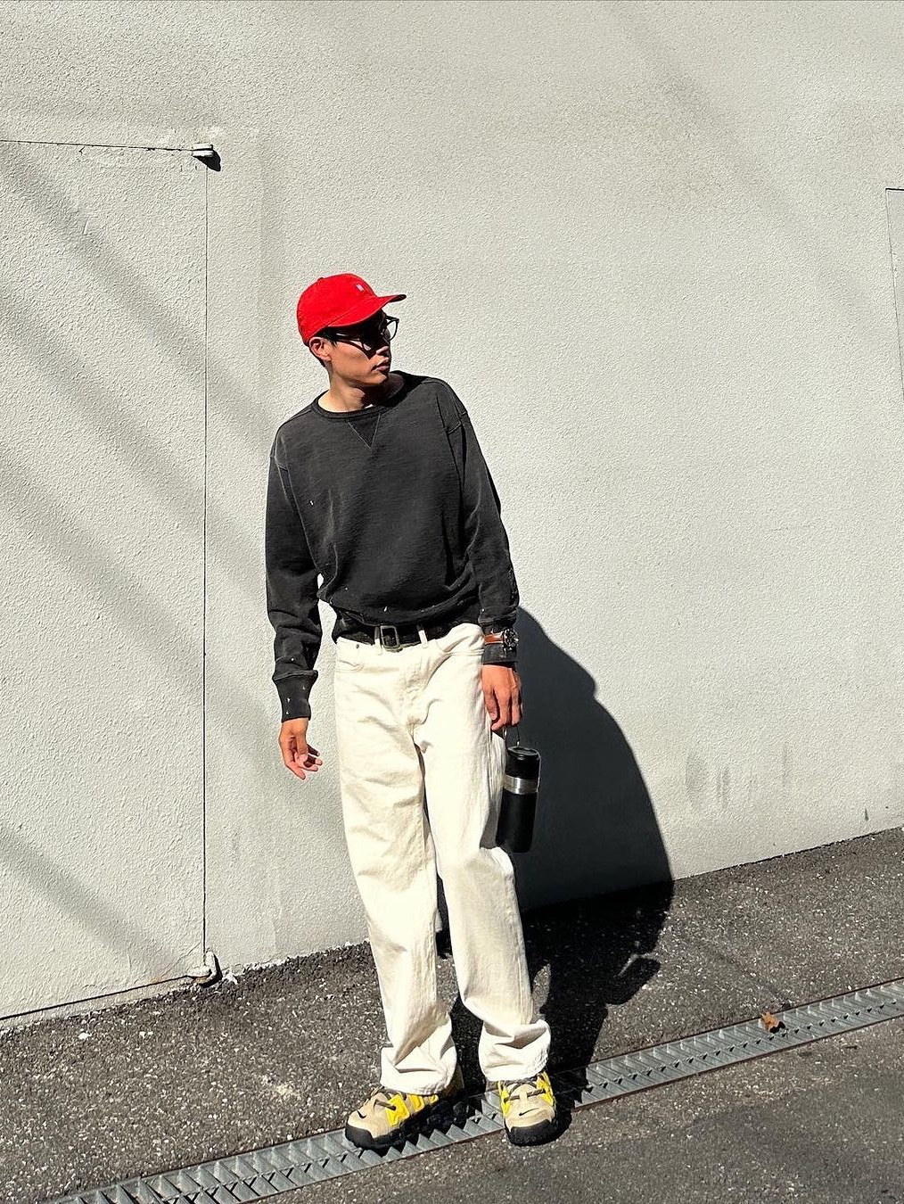 Supreme Box Logo Crewneck Heather Grey - 22FW, Stone Island 62420 Brushed Cotton Fleece Garment Dyed Crewneck Sweatshirt Black - 23FW 착용 스타일 - 3