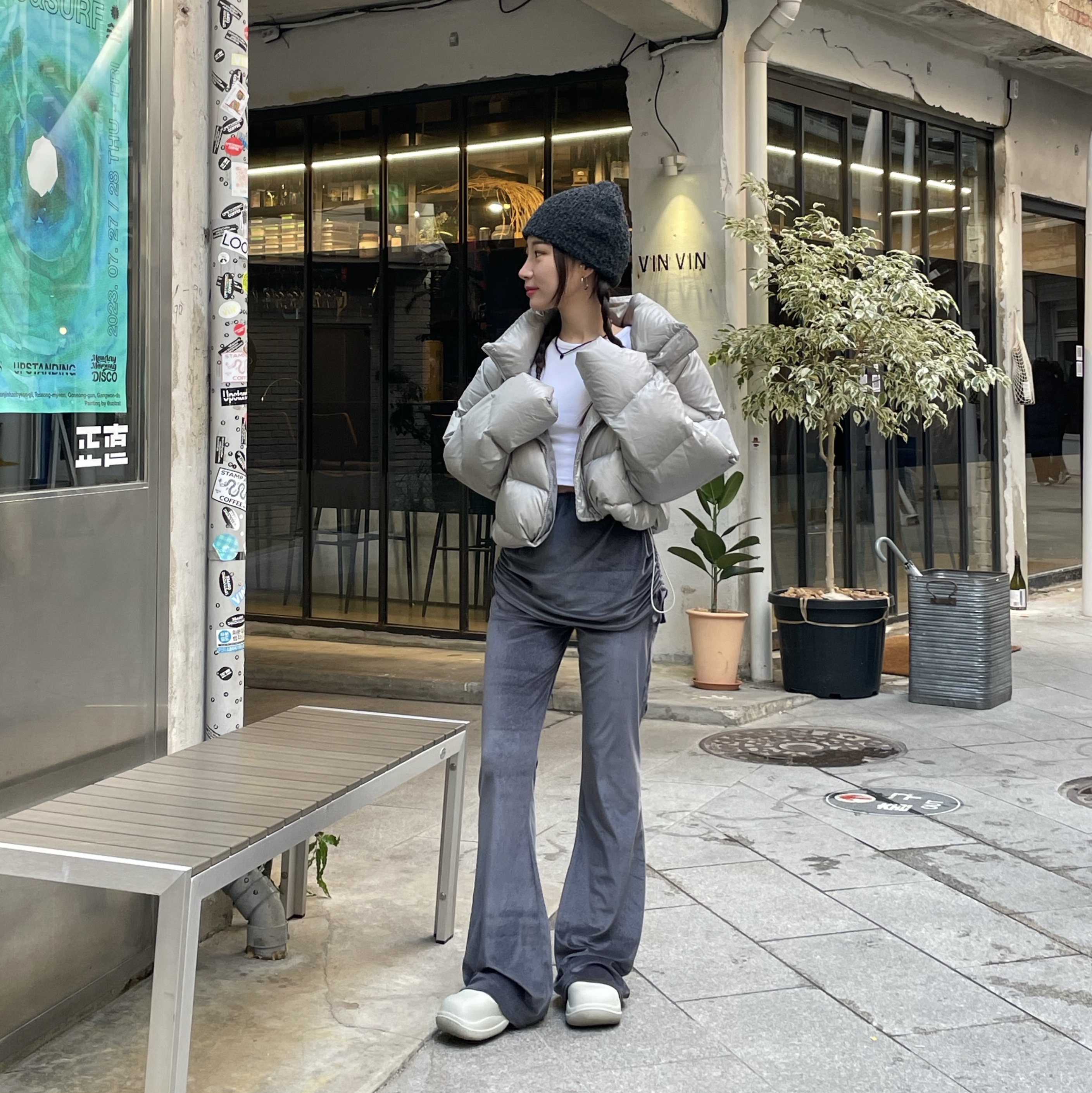 (W) Rockfishweatherwear Hayden Clog Sage 착용 스타일 - 2