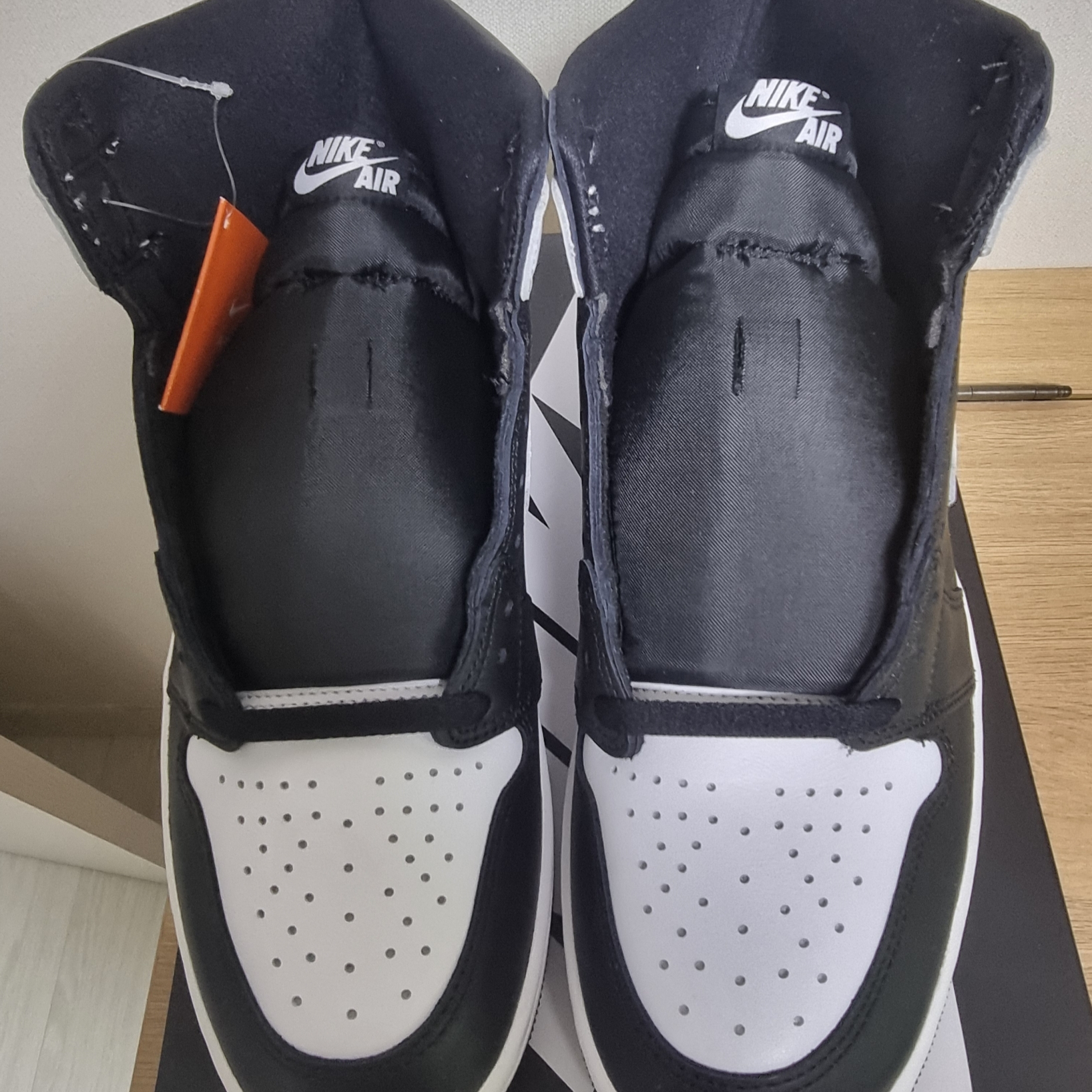 Jordan 1 Retro High OG Black White 착용 스타일 - 2