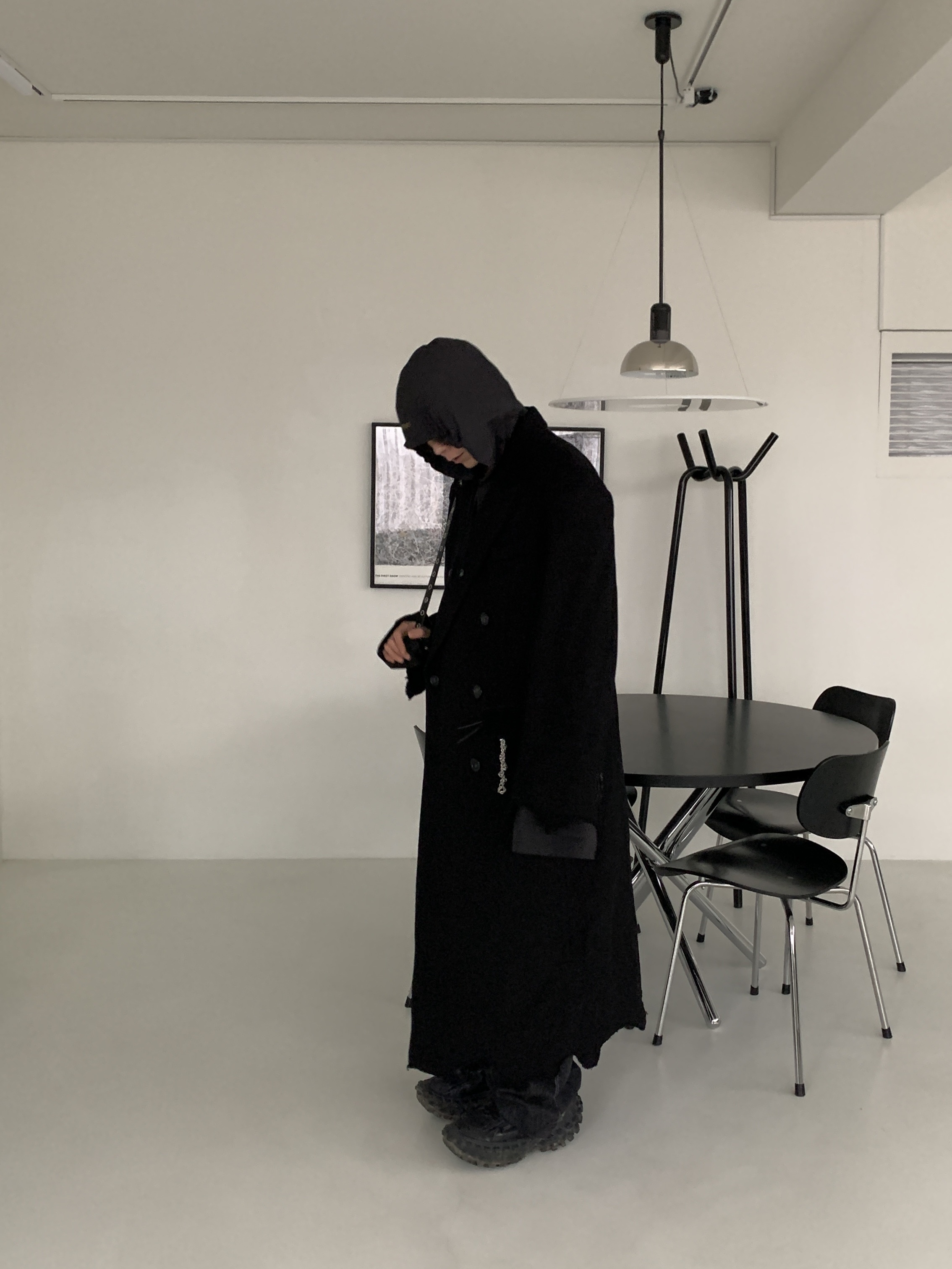Balenciaga Defender Sneakers Black, Civision by CSC Funmix Trench Coat Black 착용 스타일 - 5