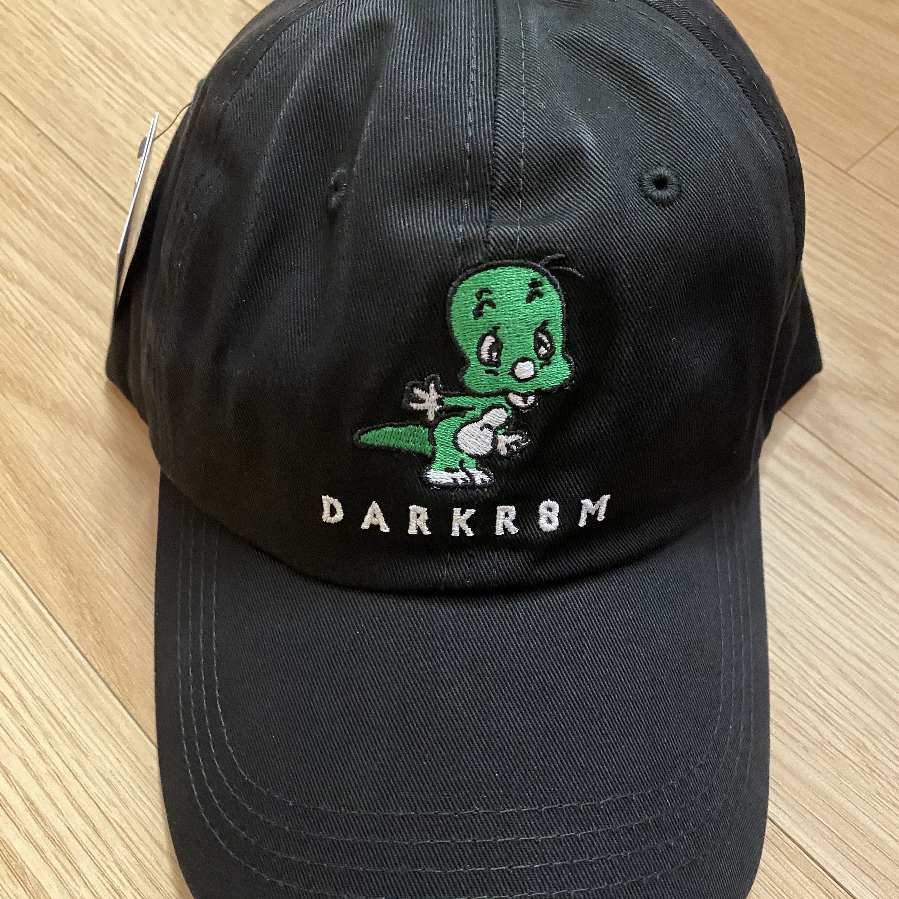 Darkr8m Studio x Dooly Dooly Ball Cap Black 착용 스타일