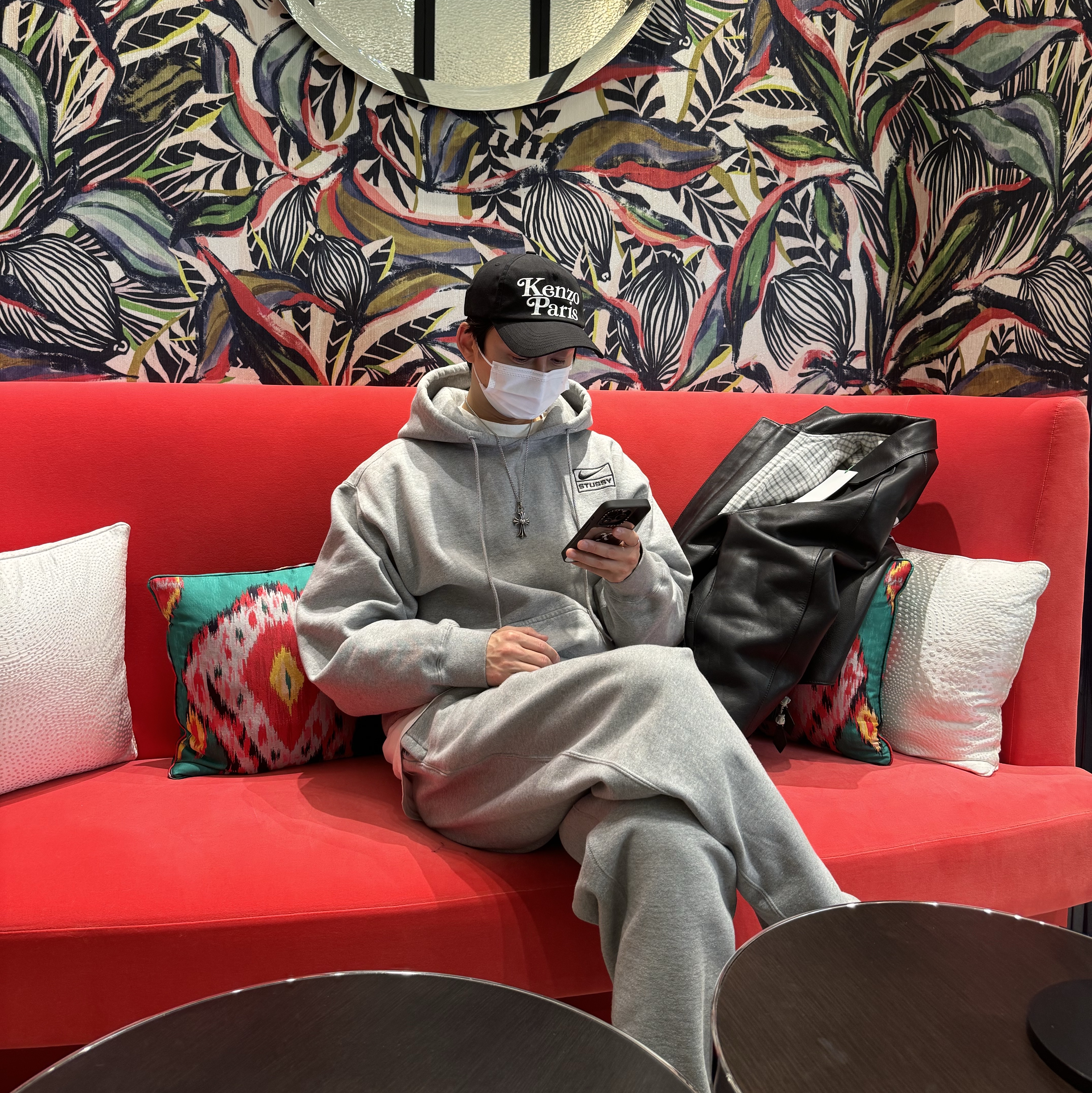 Nike x Stussy NRG Fleece Pants Dark Grey Heather (DO9340-063), Nike x Stussy NRG RA Pullover Hoodie Dark Grey Heather (DJ9488-063) 착용 스타일 - 2