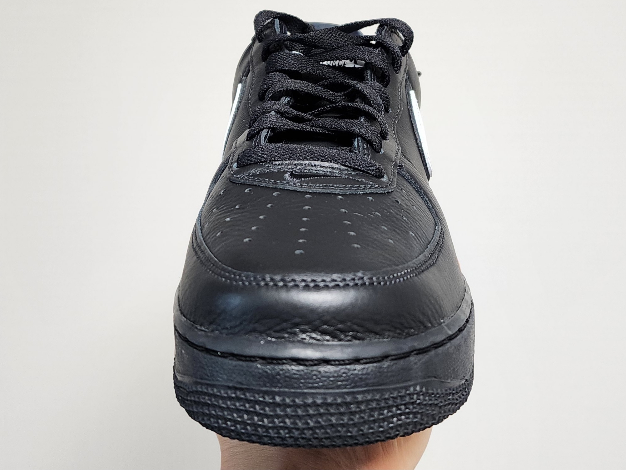 Nike Air Force 1 Low QS Black White 착용 스타일