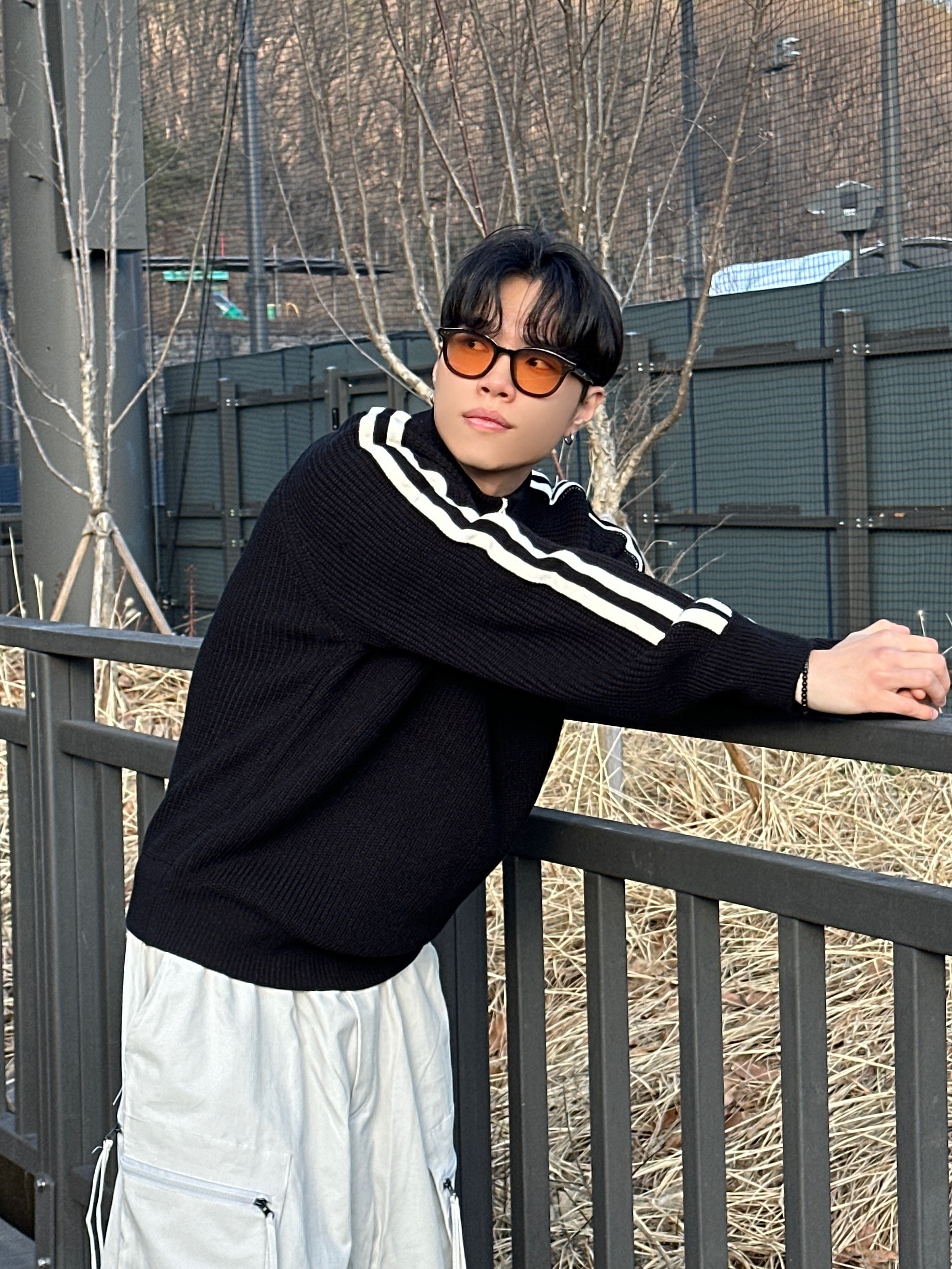 Adidas Superstar 82 Black White 착용 스타일 - 1