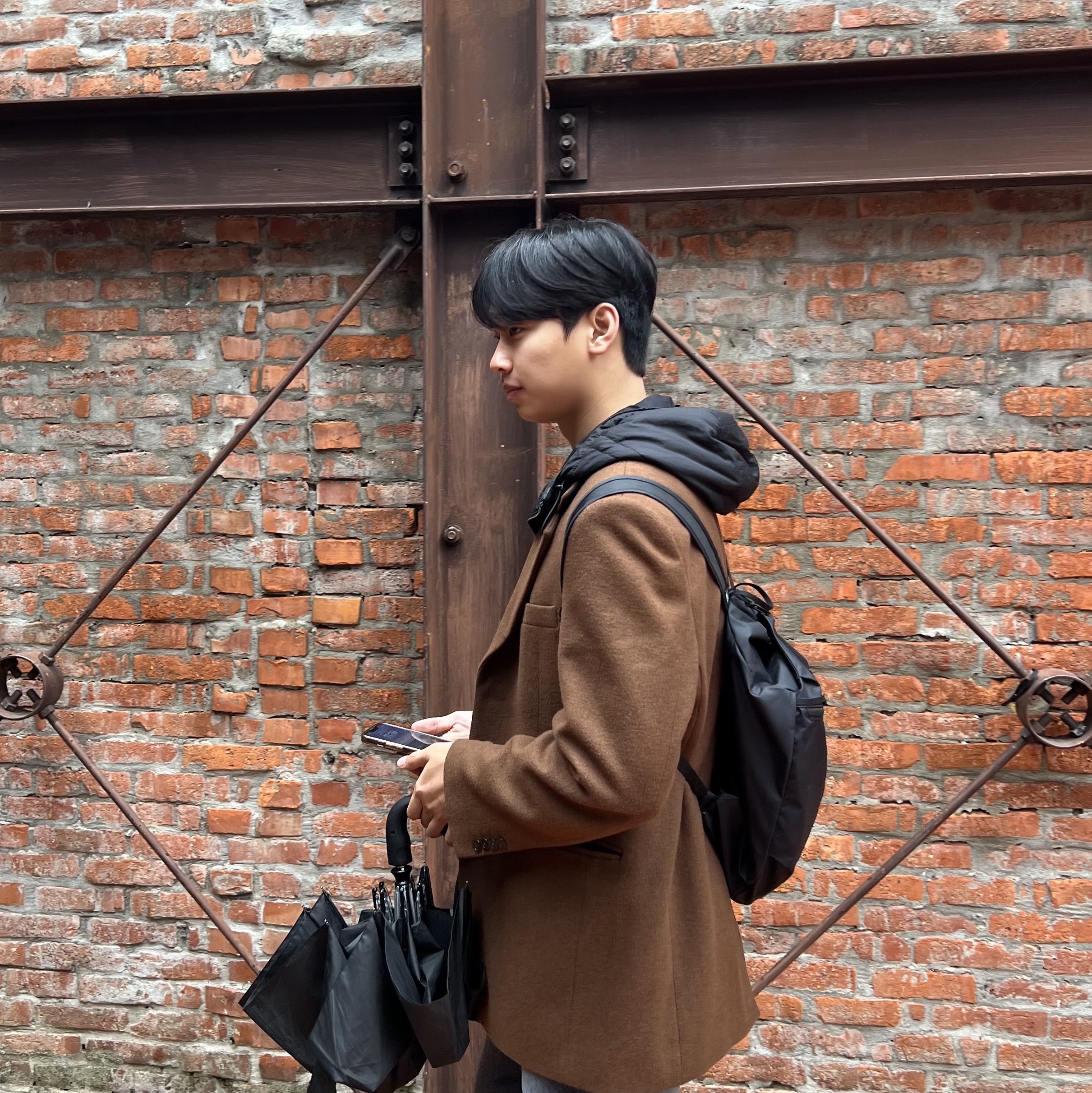 Arc'teryx Konseal 15 Backpack Black, Salomon XT-6 ADV Black 착용 스타일 - 2