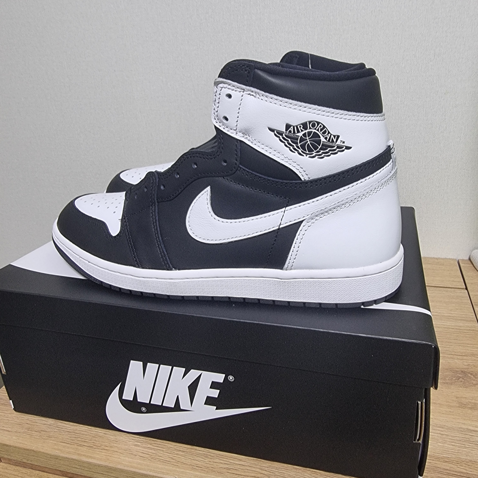 Jordan 1 Retro High OG Black White 착용 스타일 - 1