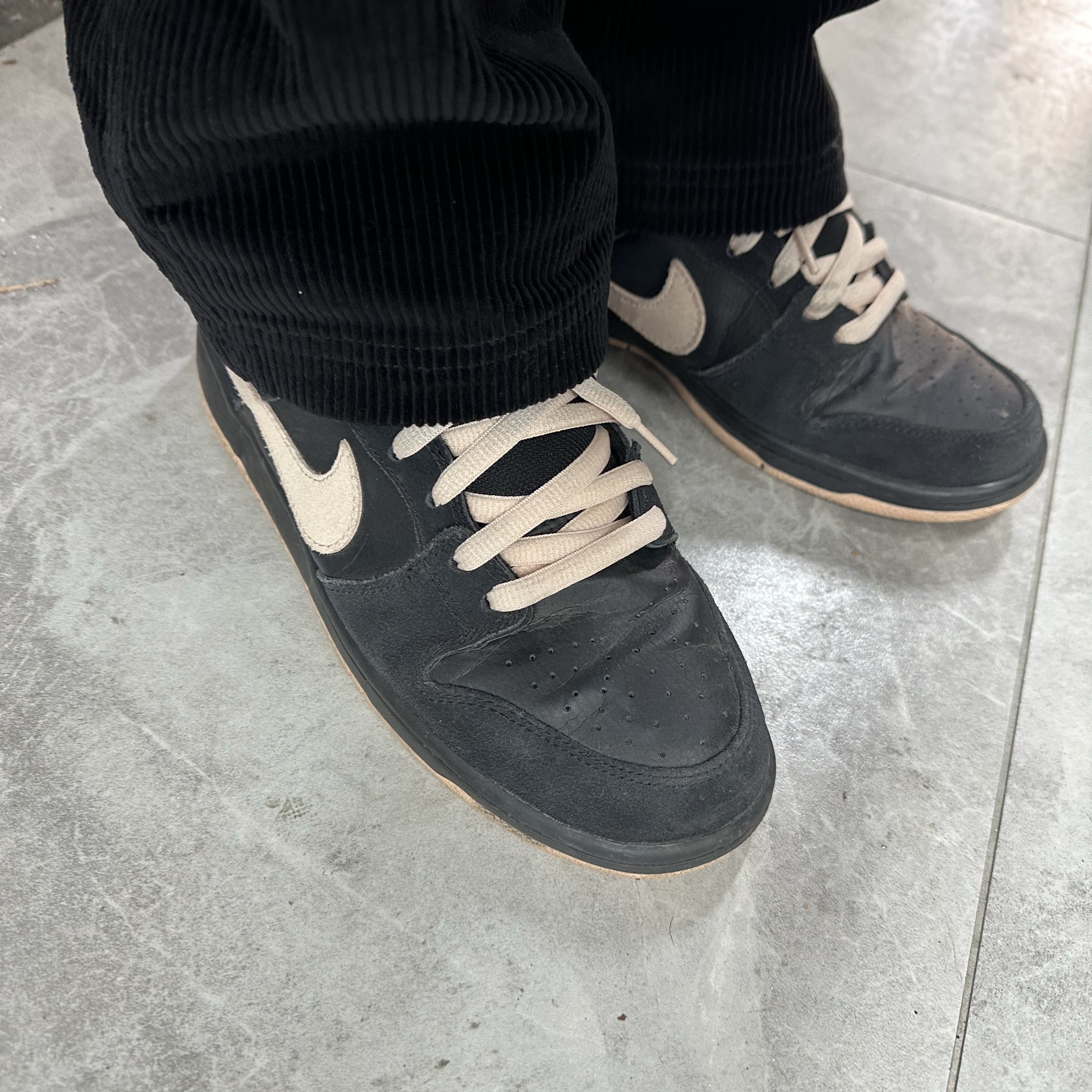 Nike SB Dunk Low Black Washed Coral 착용 스타일