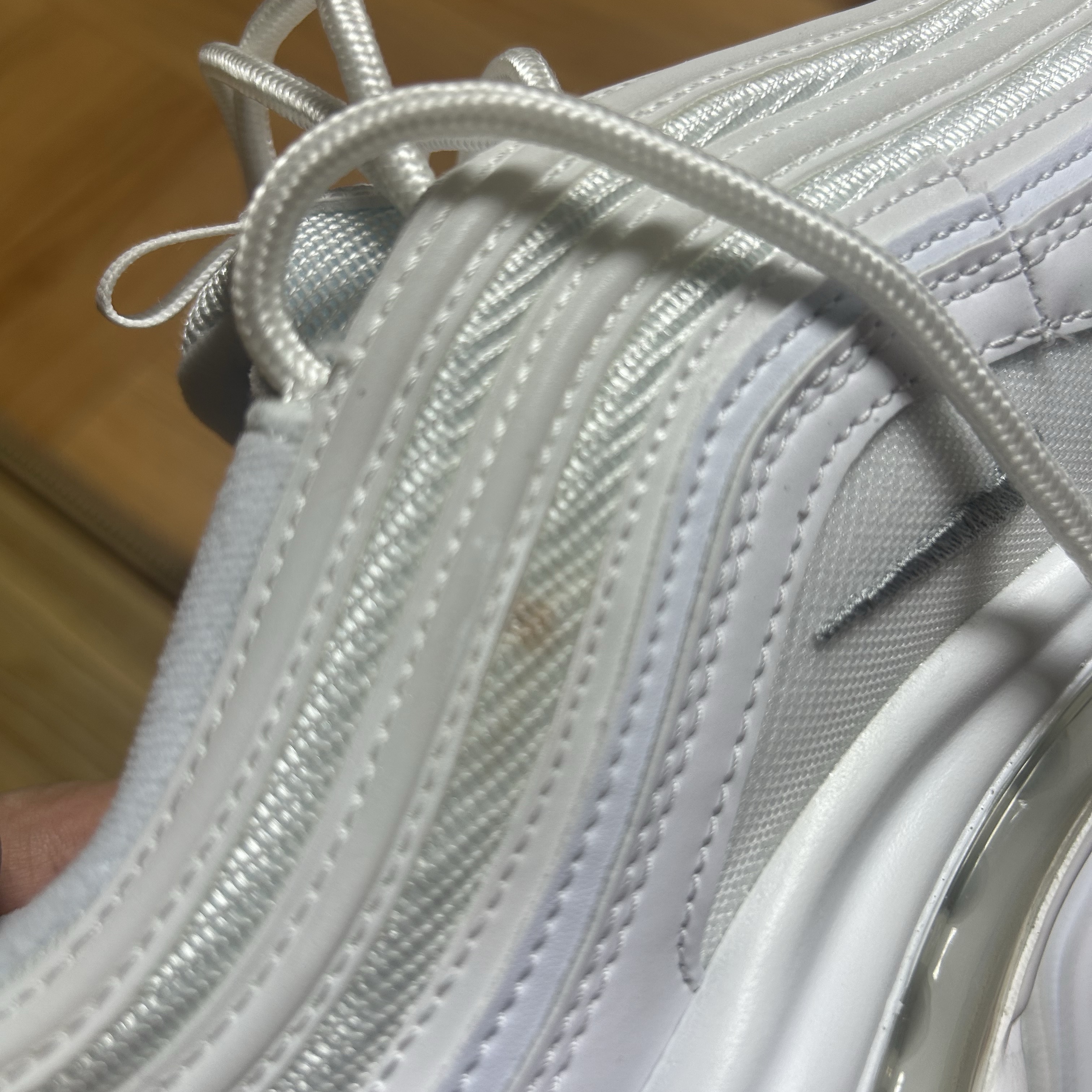 Nike Air Max 97 Triple White Wolf Grey 착용 스타일
