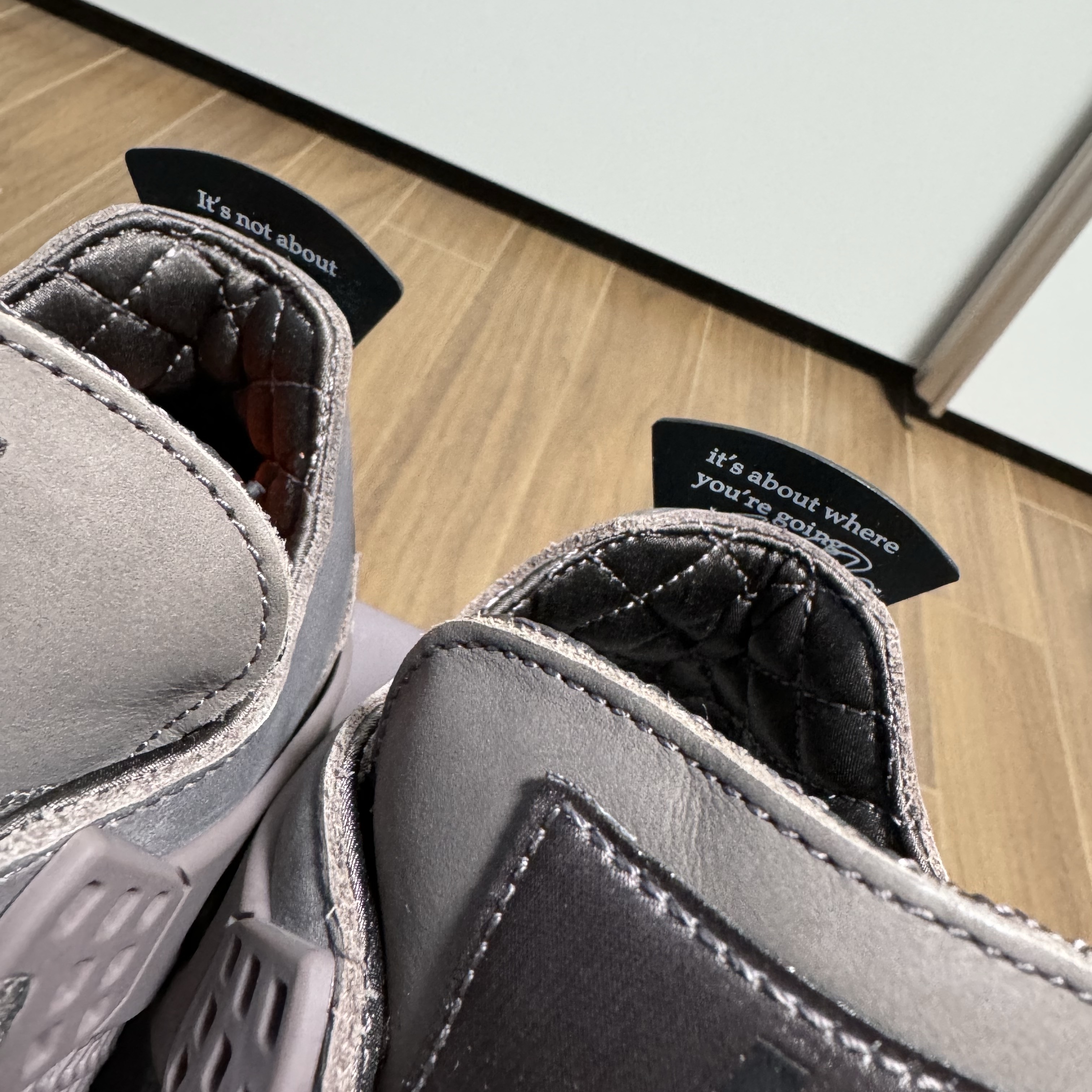 Jordan 4 x A Ma Maniere Retro Violet Ore 착용 스타일