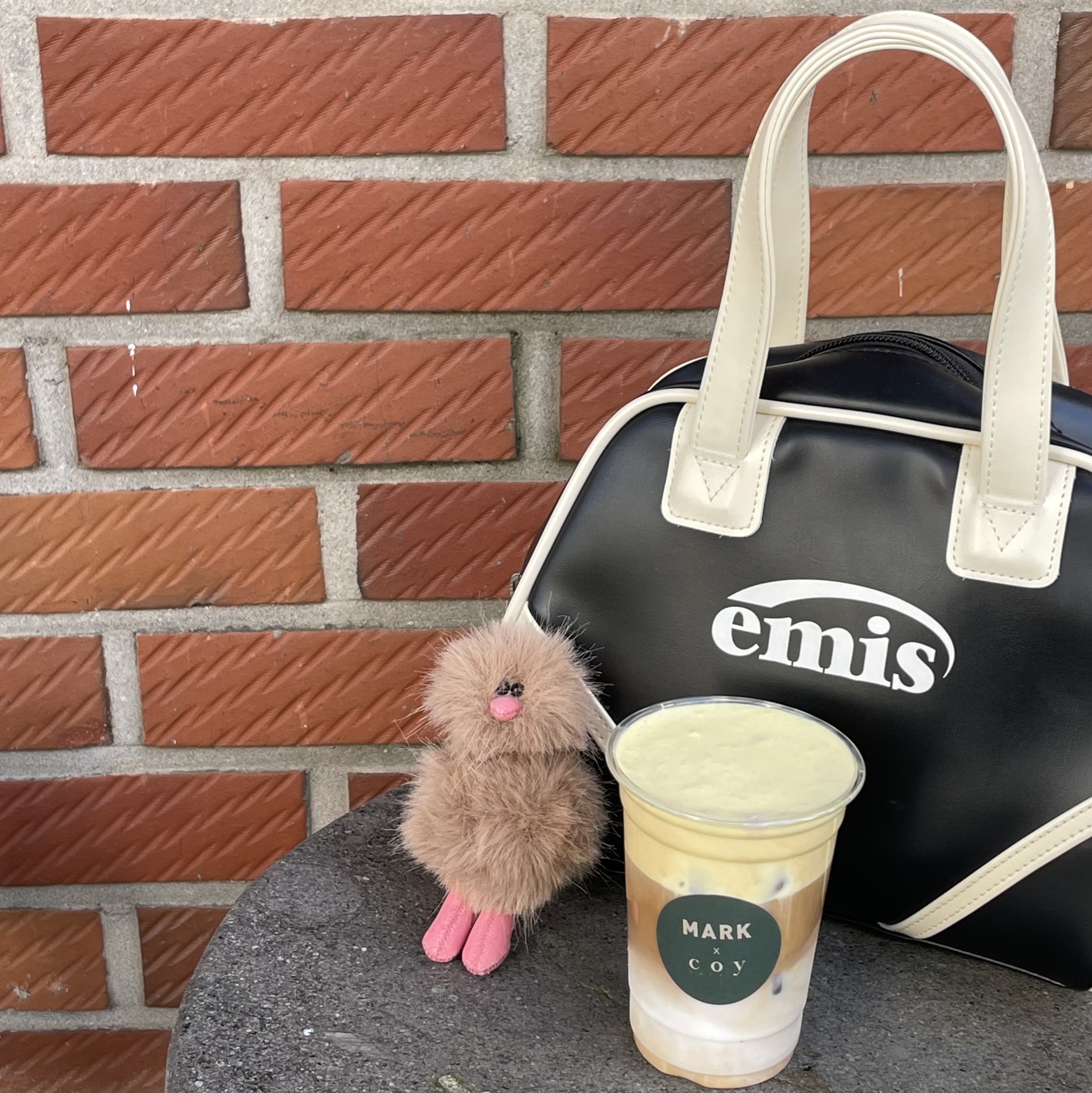 Emis Vintage Tote Bag Black, Cosymosy Mini Bird Keyring Brown 착용 스타일 - 4