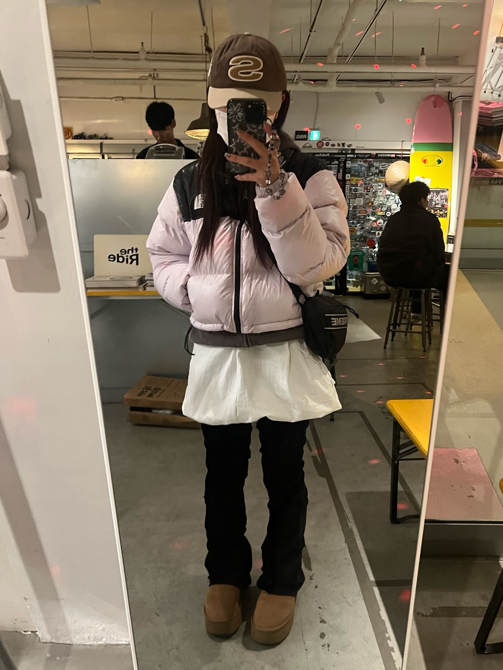 Stussy Chenille S Low Pro Cap Brown, (W) The North Face Nuptse Short Jacket Lavender Fog 착용 스타일