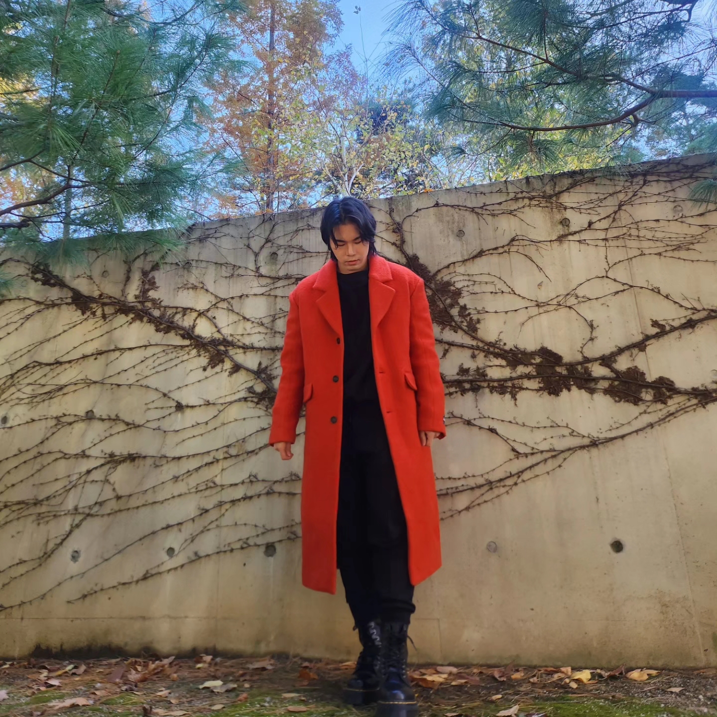 Zara x Ader Error Wool Blend Oversize Coat Orange, Dr. Martens Jadon Boots Black 착용 스타일 - 3